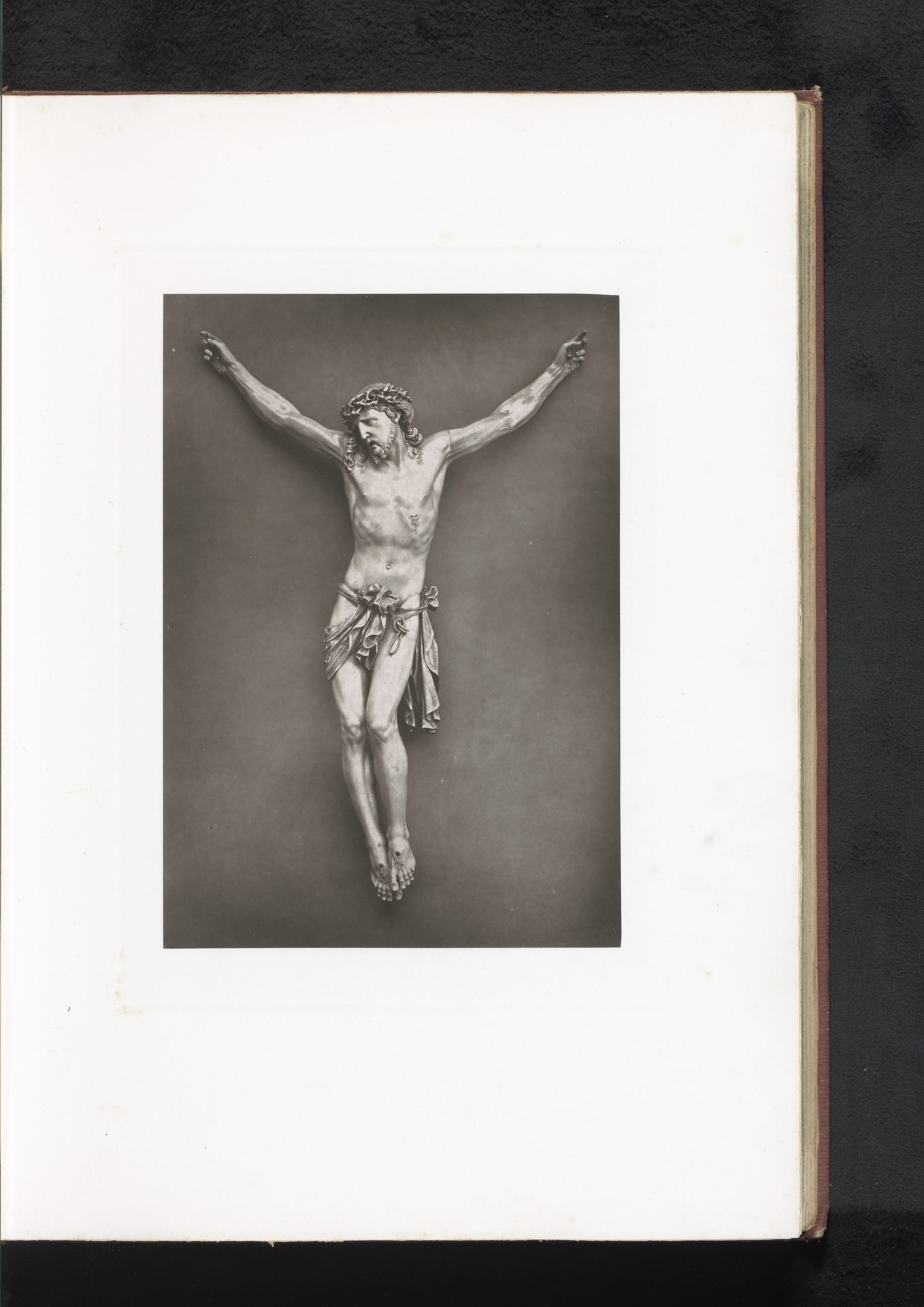 Ivoren sculptuur van Christus, opgesteld tijdens de Exposition Rétrospective van 1873 in Tours, Frankrijk by Gabriel Blaise