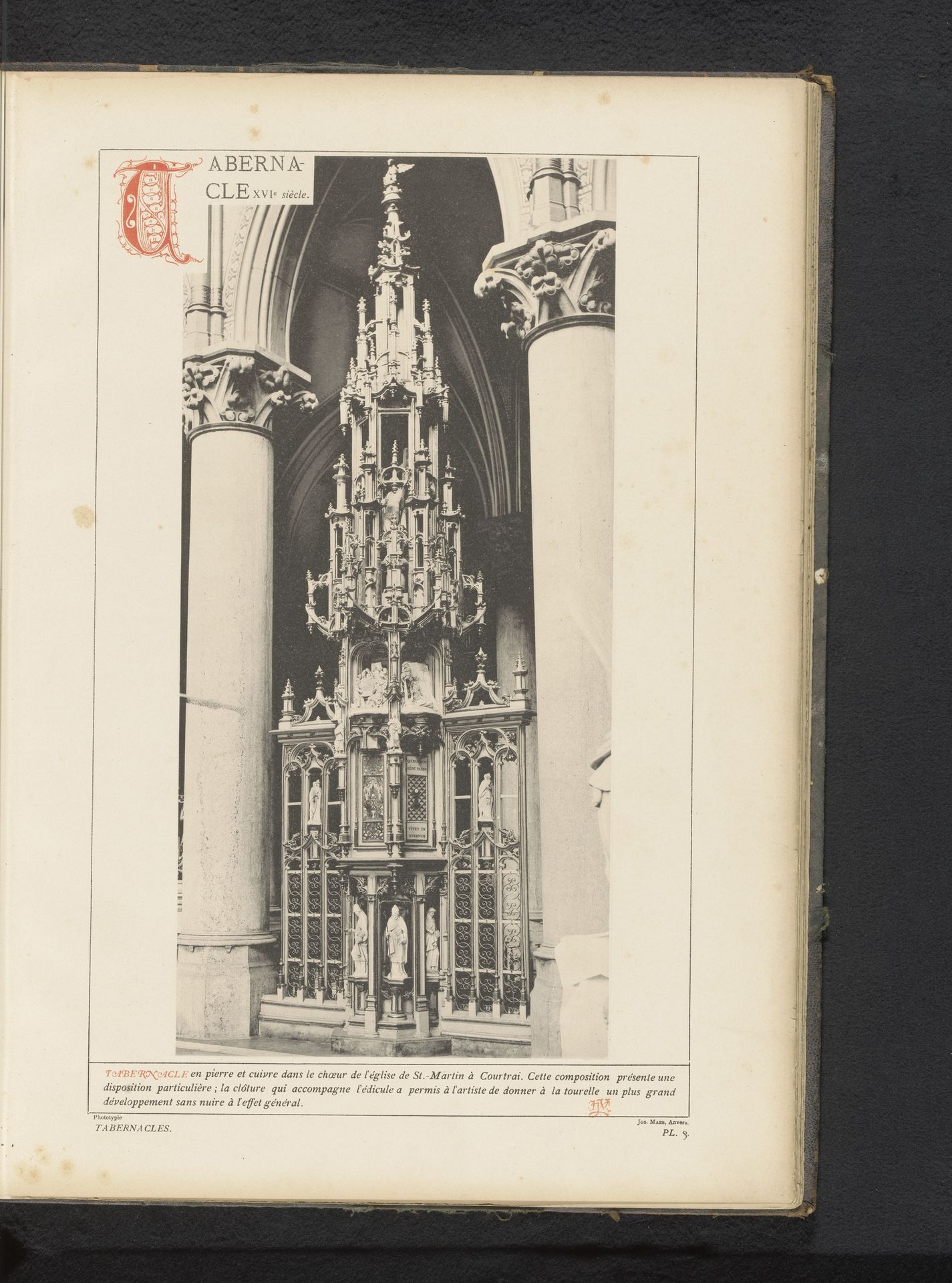 Tabernakel van steen en koper in de Sint-Maartenskerk in Kortrijk, België by Anonymous