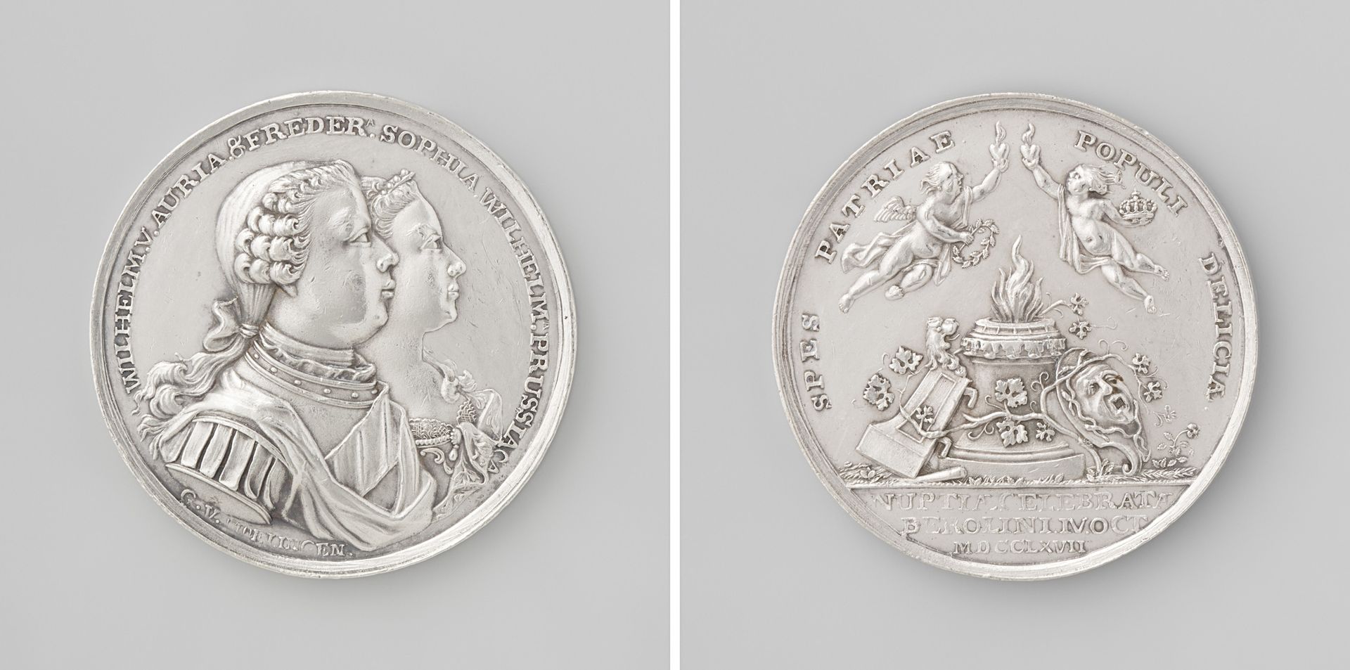 Huwelijk van Willem V met Wilhelmina Frederica Sophia van Pruisen te Berlijn, penning aangeboden aan de schutters van Amsterdam tijdens een vergadering in de Doelen en aan de brandmeesters van 's-Grav by Gerrit van (I) Moelingen