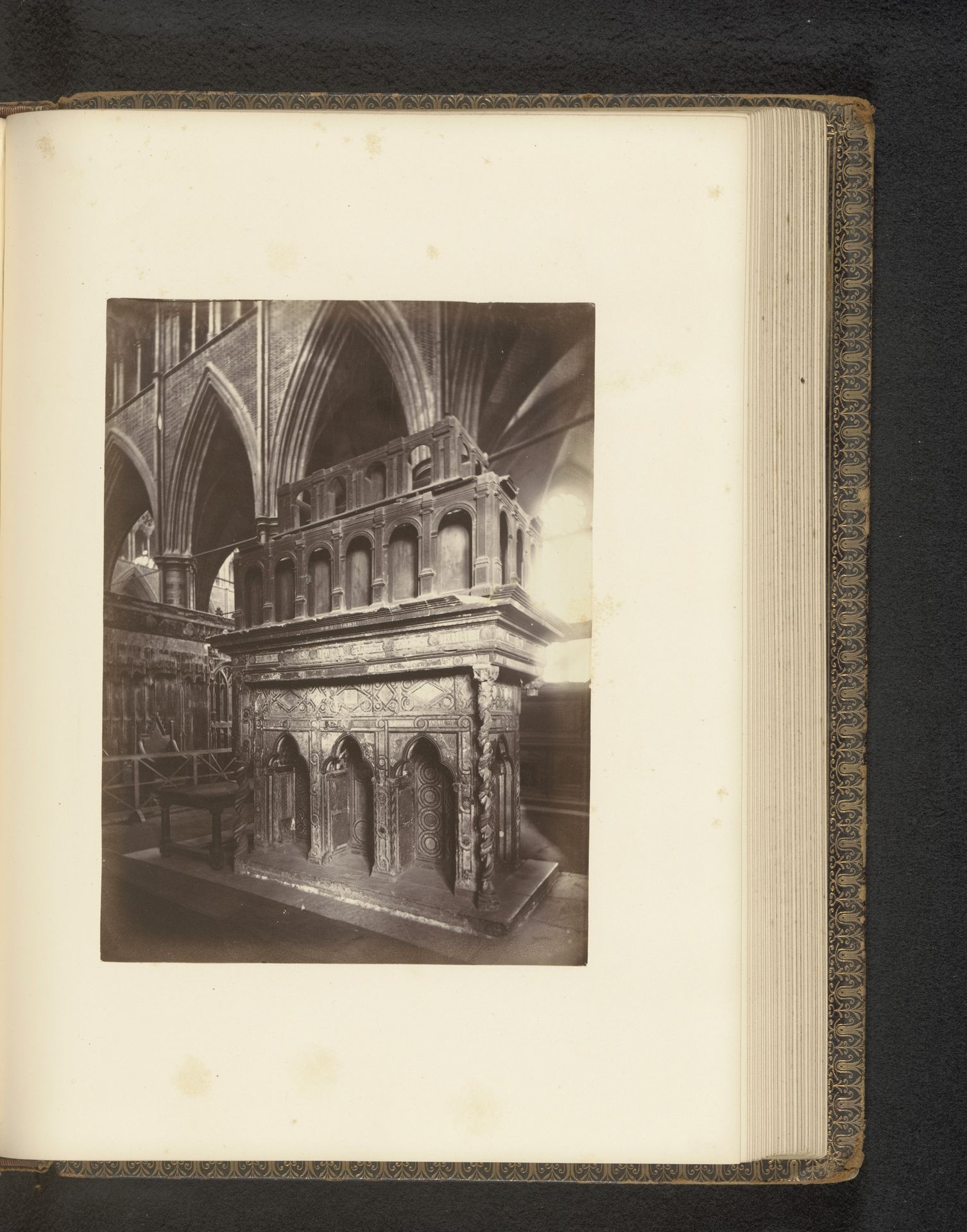 Schrijn van Eduard de Belijder Westminster Abbey by John Harrington