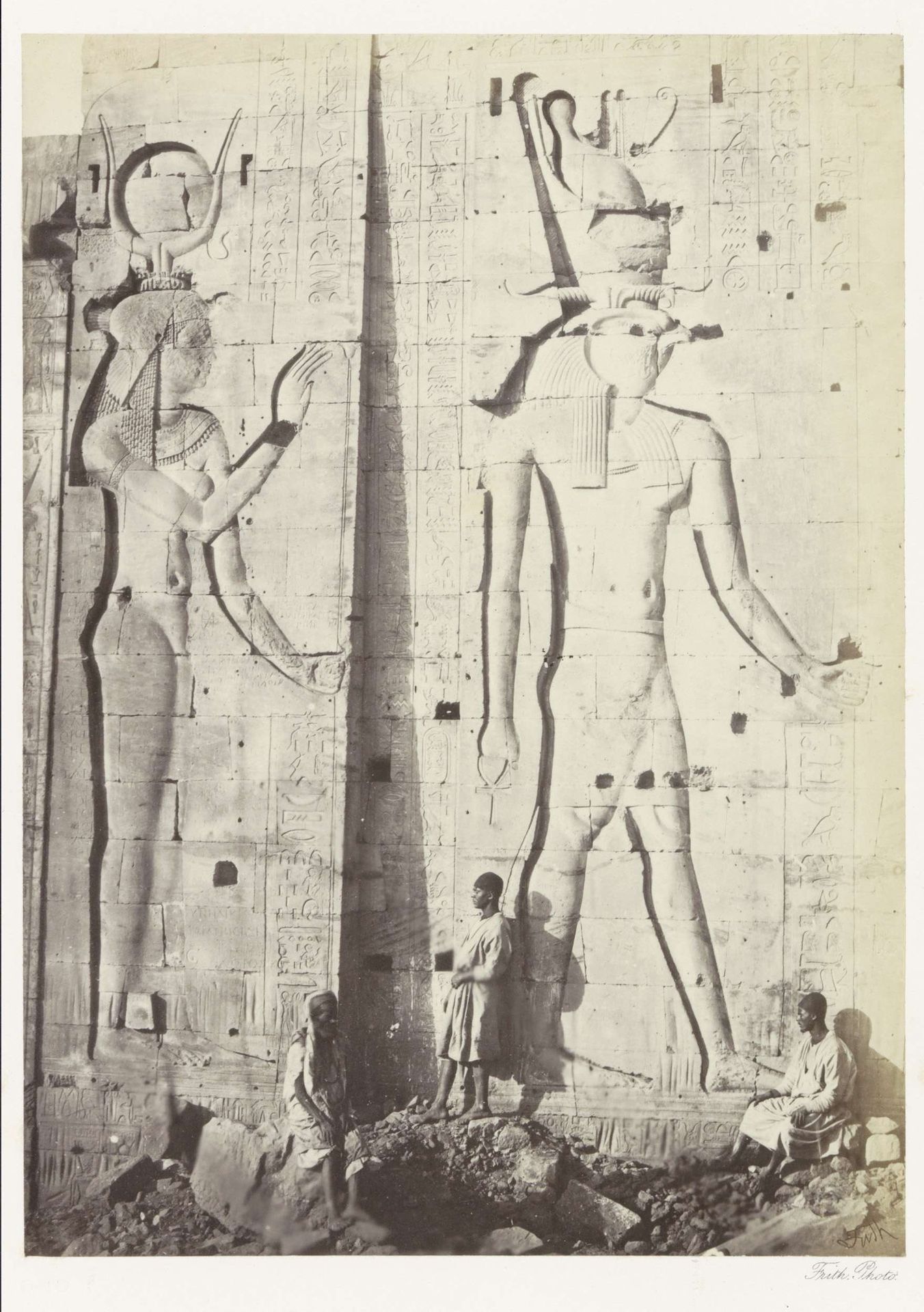 Reliëfs op het eiland Philae by Francis Frith