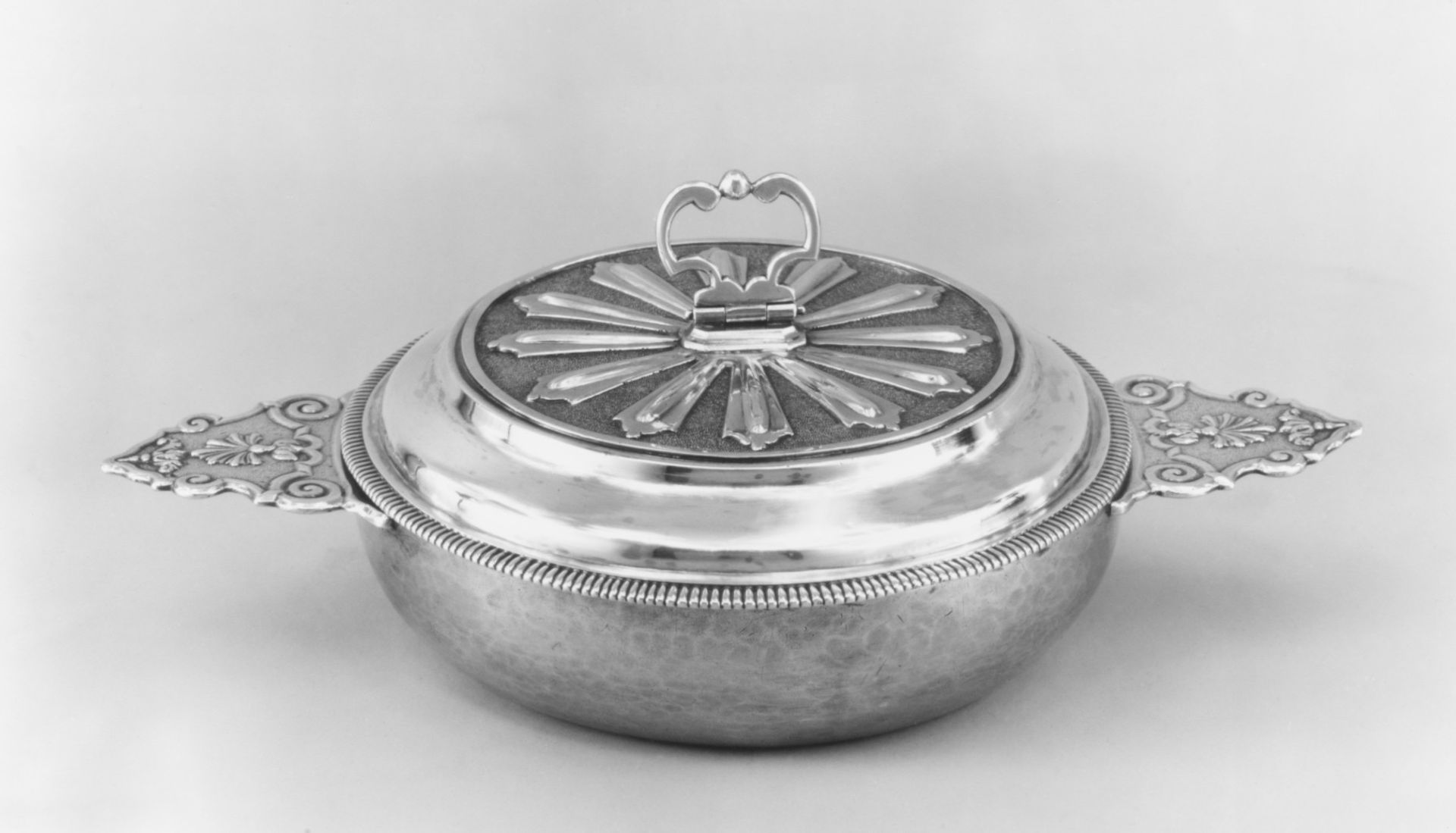 Bowl with cover (Écuelle) by Nicolas II Fauveau the Elder