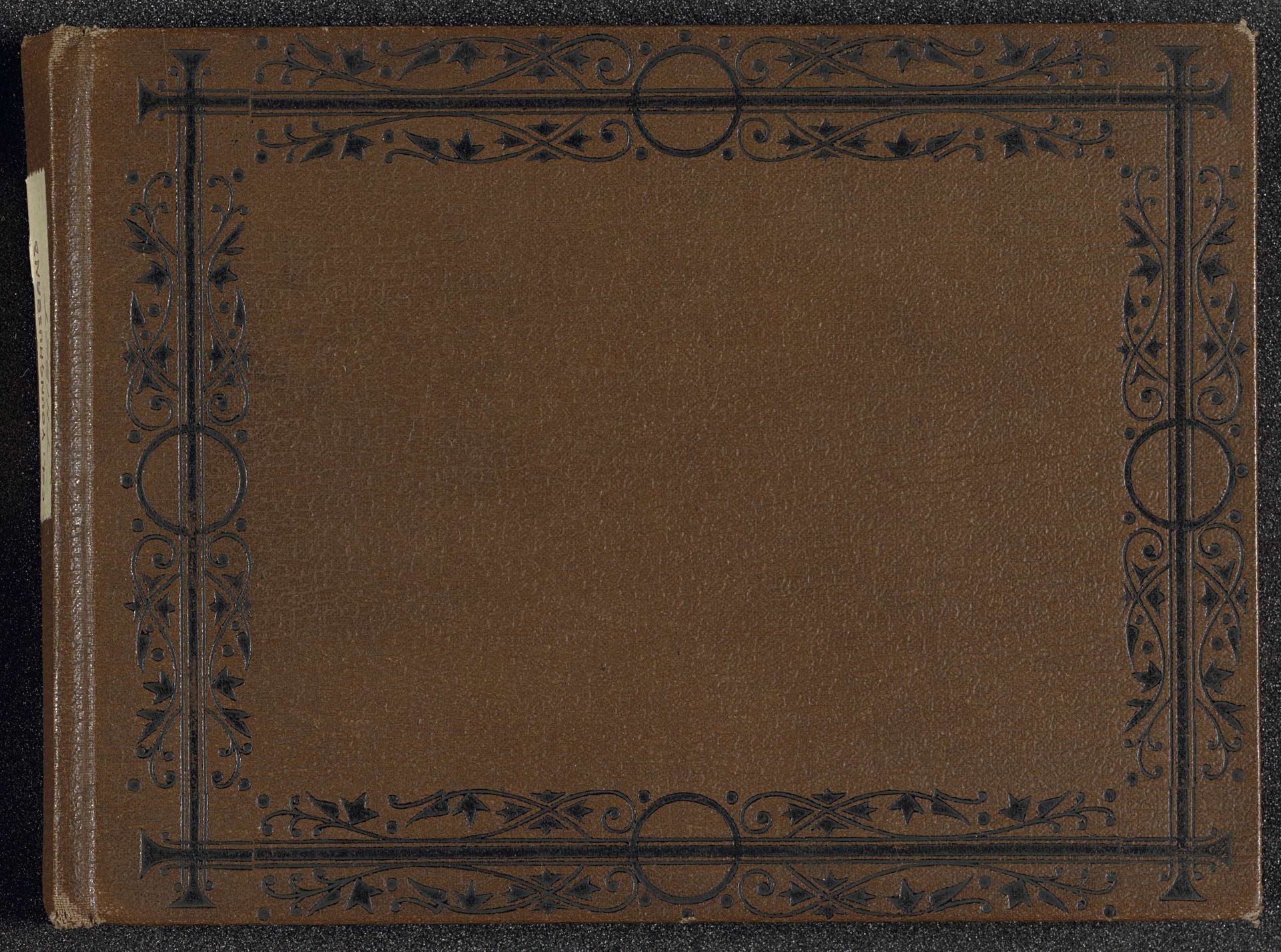 Fotoalbum met 24 foto's van de reis van legertelegrafist D.T. Dalton door Tibet by D.T. Dalton