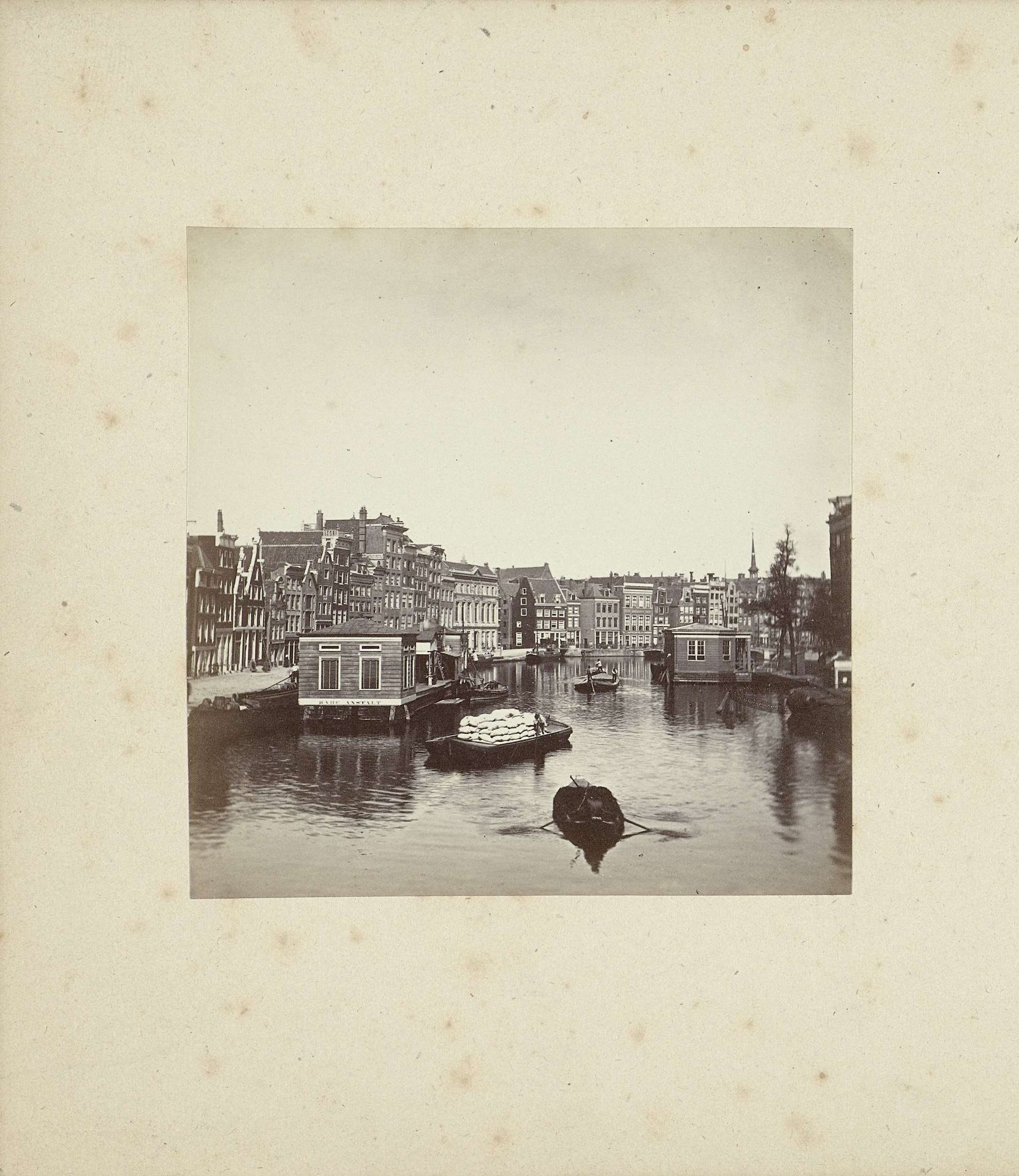Gezicht op het Rokin in Amsterdam by Anonymous