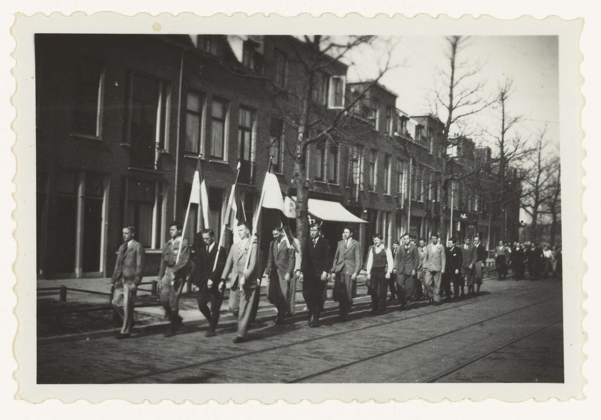 Optocht NSB by Anonymous