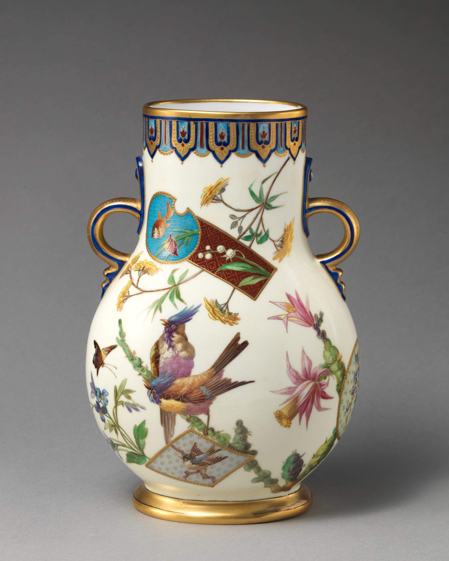 Vase with Aesthetic Japonisme birds by Minton(s)