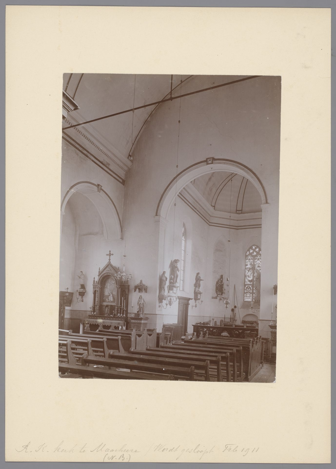 Interieur van de Sint-Gertrudiskerk te Maarheeze by anoniem (Monumentenzorg)