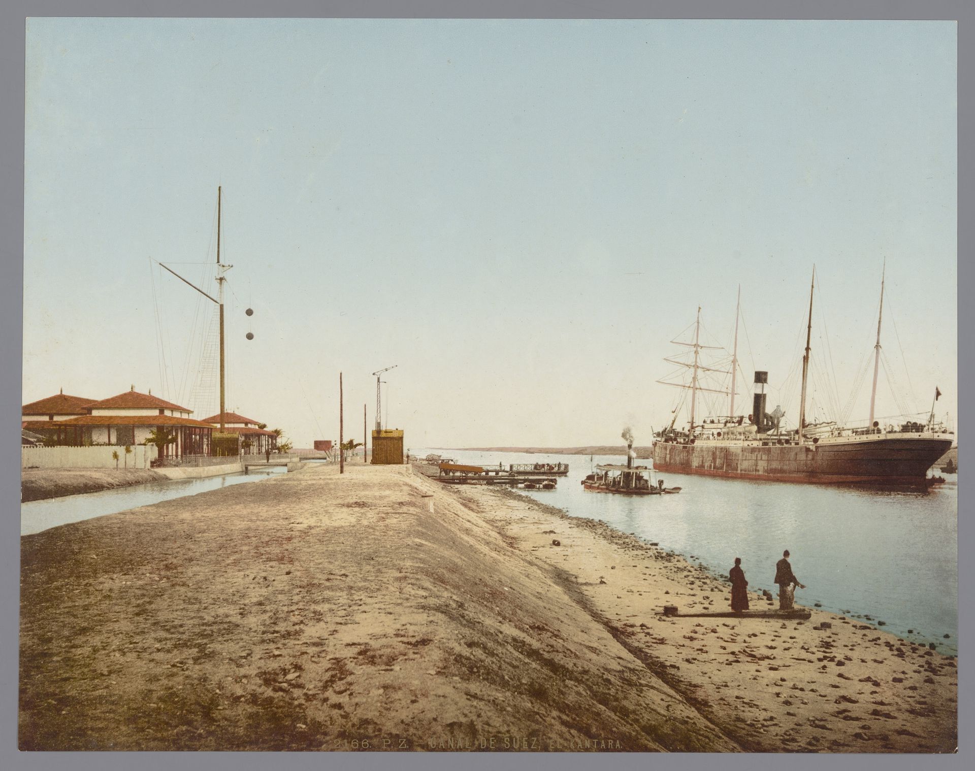 Gezicht op het Suezkanaal bij Al-Qantarah Gharb by Anonymous