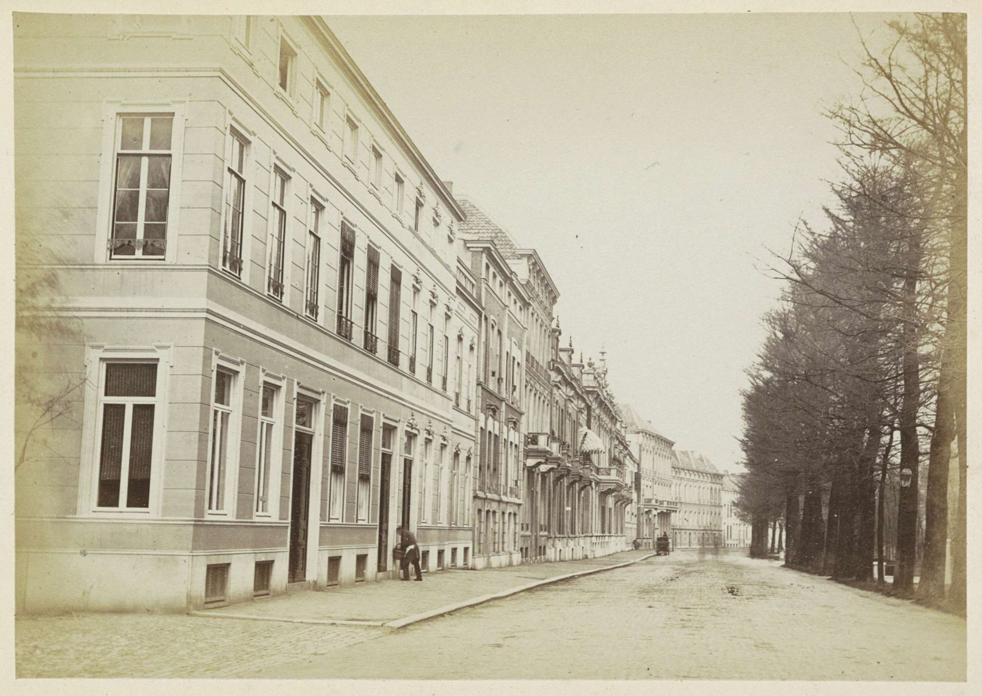 Huizenrij aan de Javastraat in Den Haag by Andries Jager