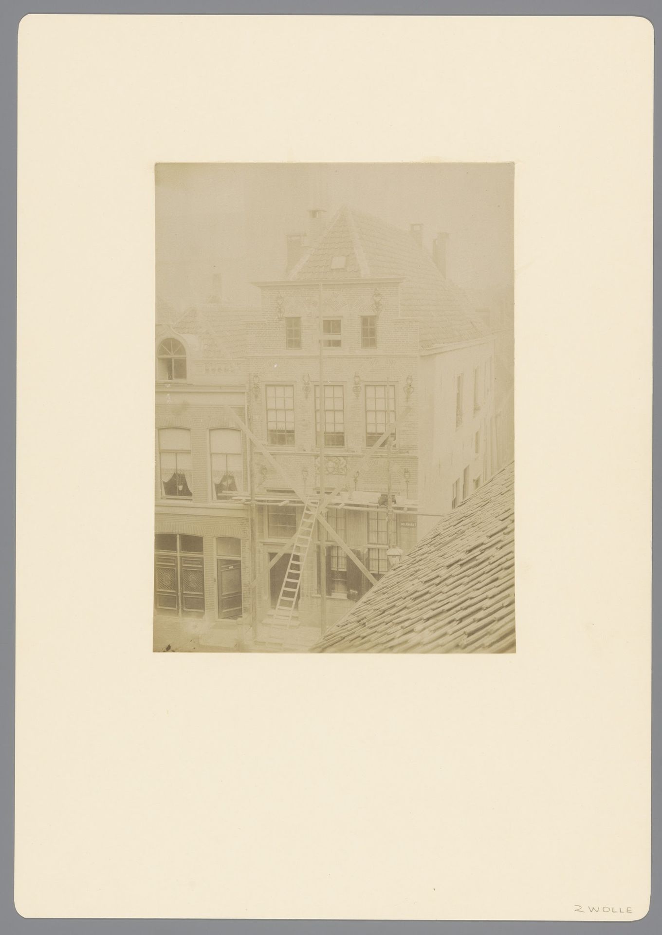 Gezicht op het Vrouwenhuis te Zwolle by anoniem (Monumentenzorg)