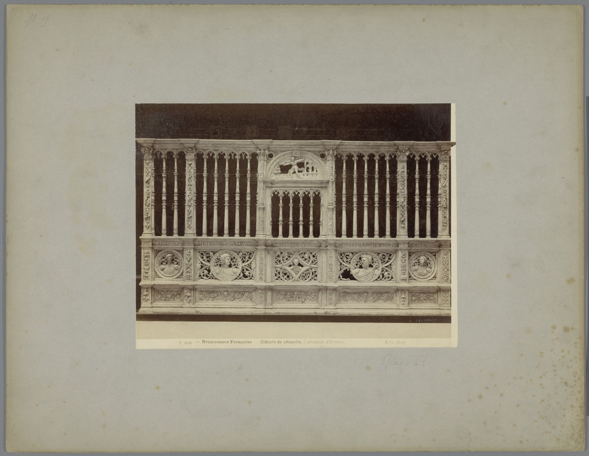 Koorbank door Jean Goujon afkomstig uit een kapel van het kasteel van Gaillon by Adolphe Giraudon