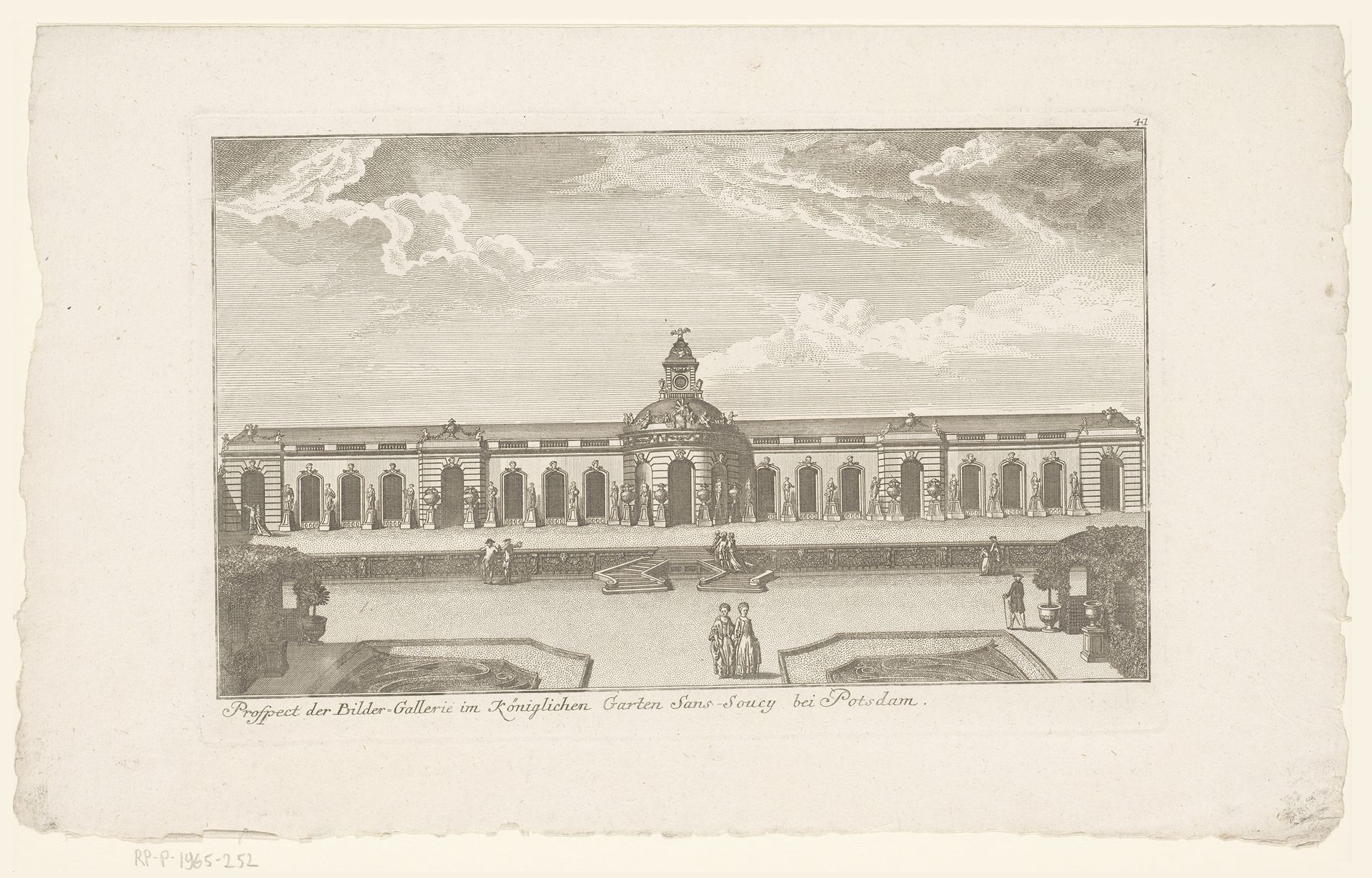 Gezicht op de beeldengalerij in de tuinen van Slot Sanssouci by Anonymous