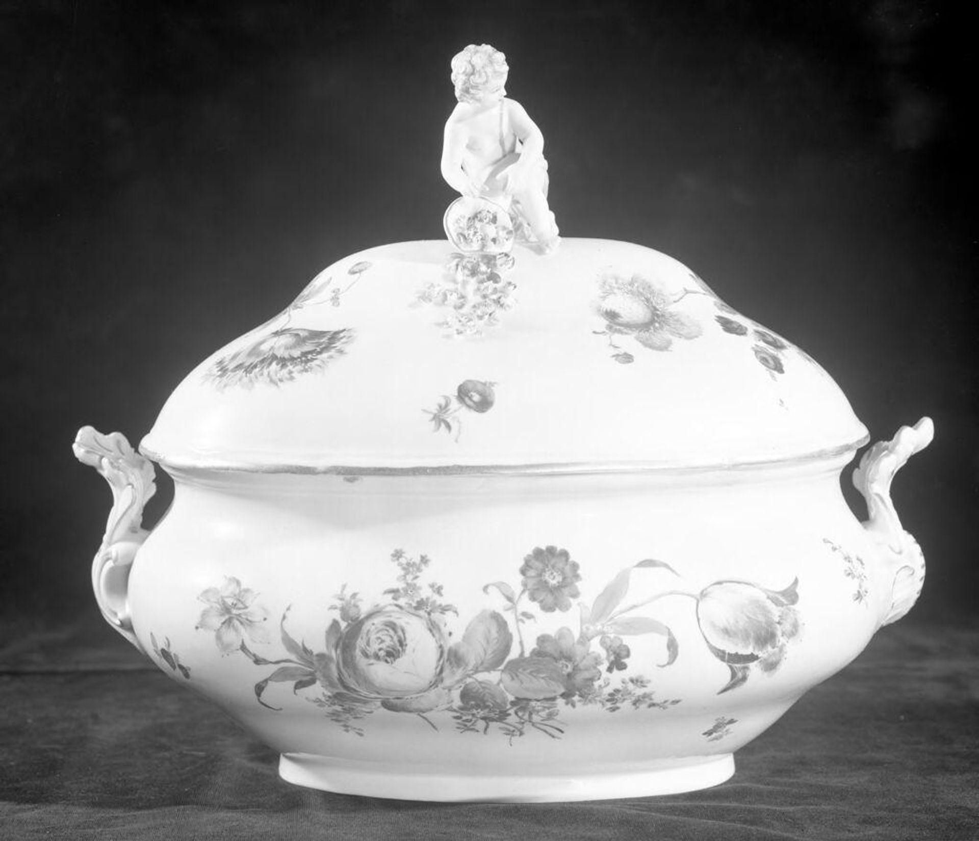 Tureen with German Flower Decoration by Manufactured by Meissen Porcelain Manufactory