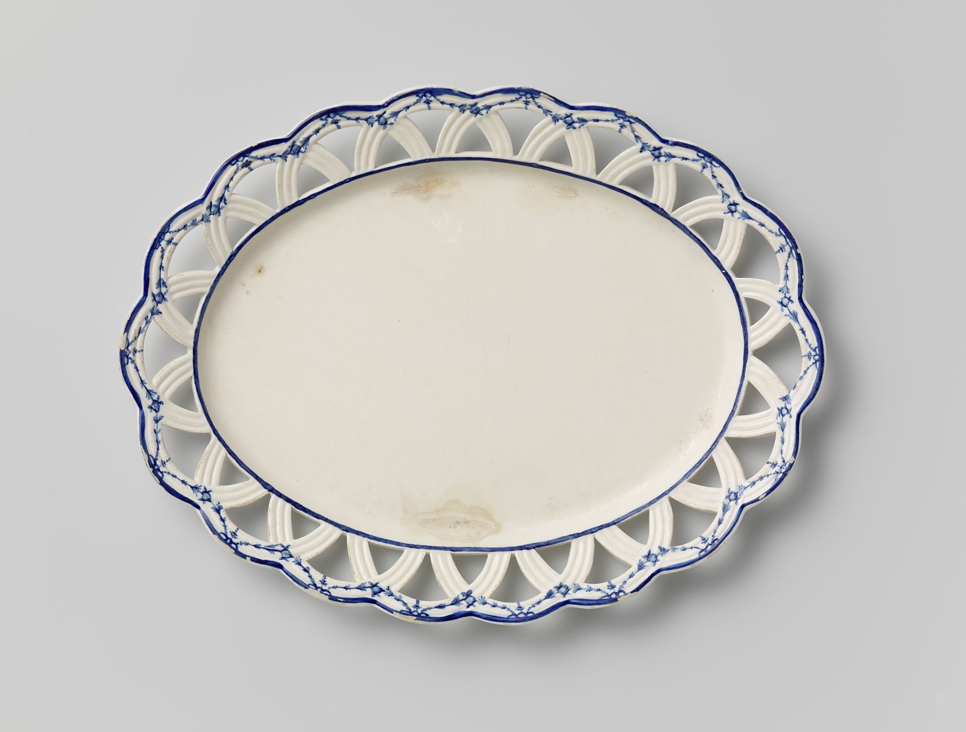 Onderschotel van Engels hardgebakken aardewerk, Boch by Boch