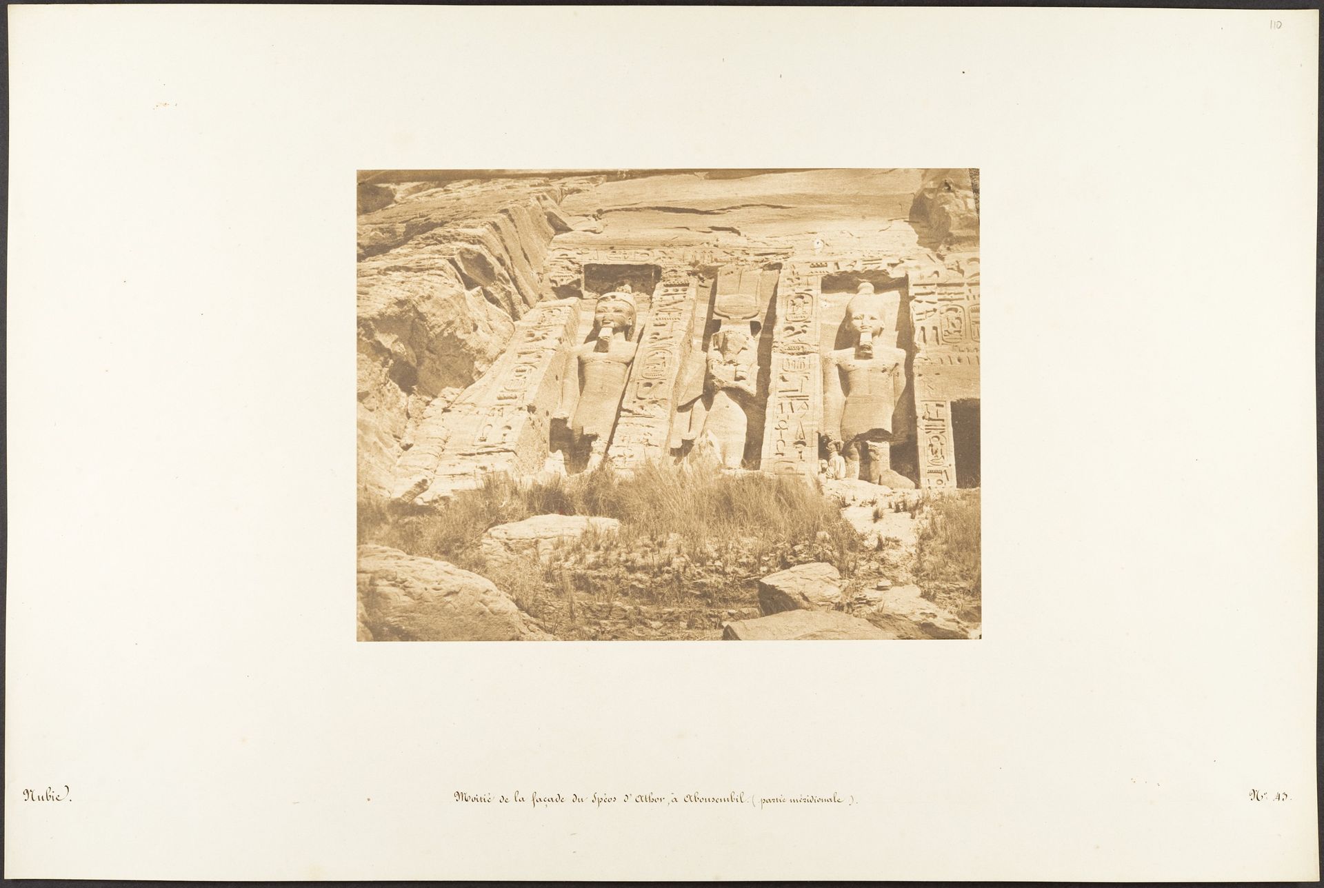 Moitié de la façade du Spéos d'Athor, à Abousembil (partie méridionale) by Maxime Du Camp