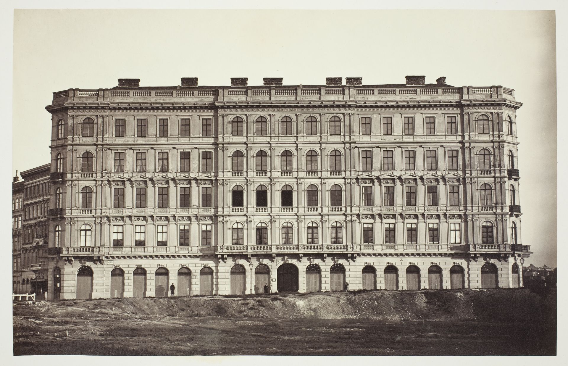 Babenberger Strasse No. 1 und 3, Zinshaus des J. Ritter von Königswarter by Anonymous