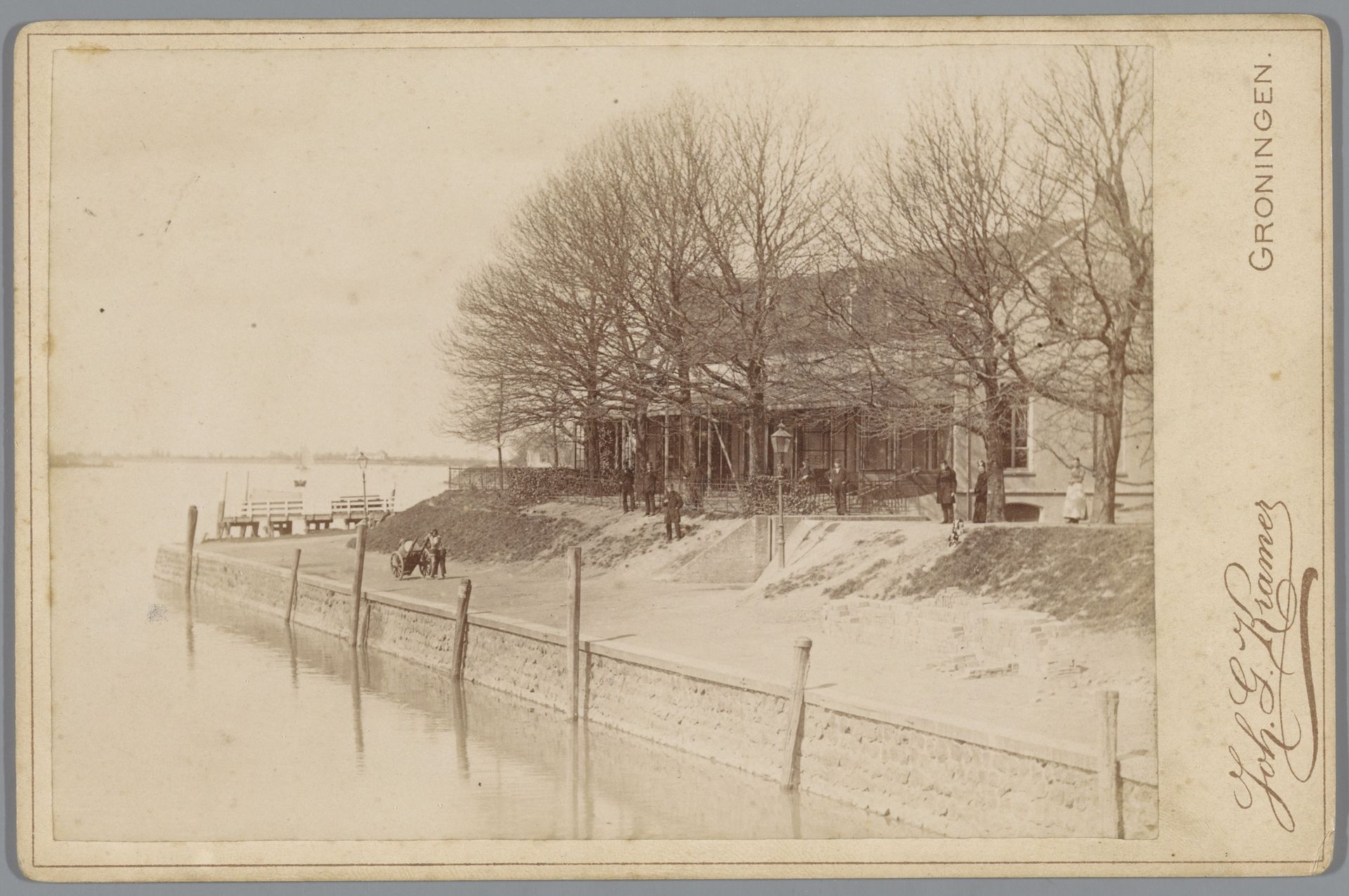 Hotel van Zessen, met riviergezicht by Johannes Gerardus Kramer
