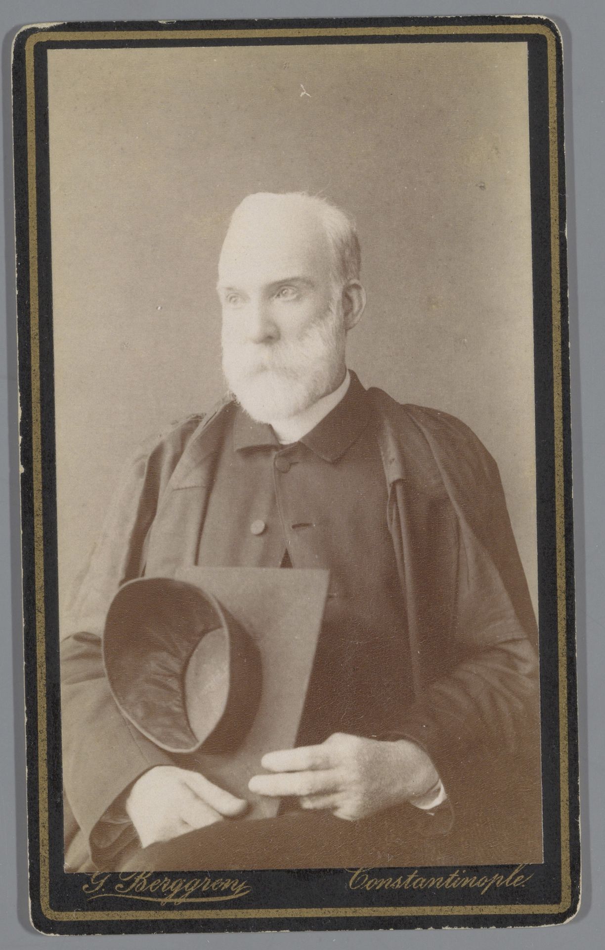 Portret van een onbekende man in academische toga by Guillaume Berggren