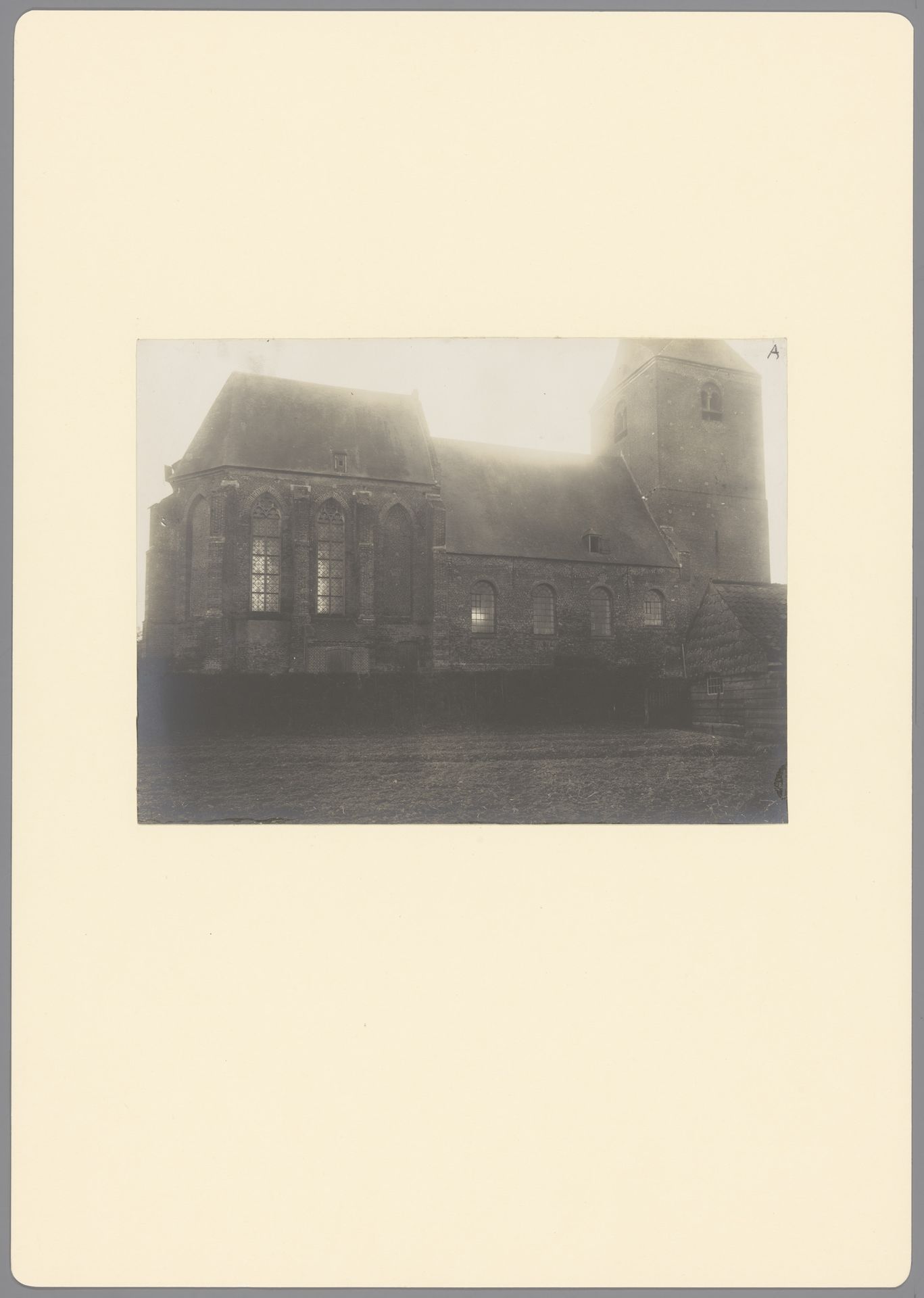 Gezicht op de voormalige Rooms-Katholieke kerk te Horssen by anoniem (Monumentenzorg)