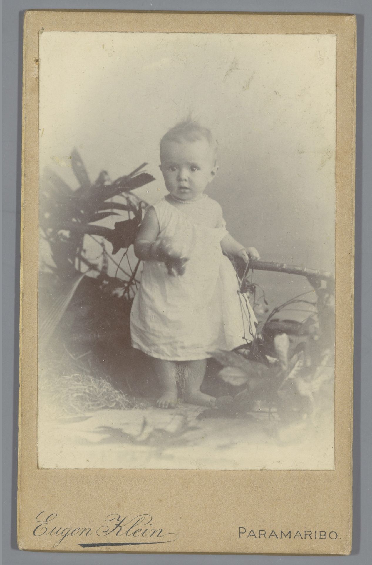 Portret van Louise Smith, geboren op 13 maart 1898 by Eugen Klein