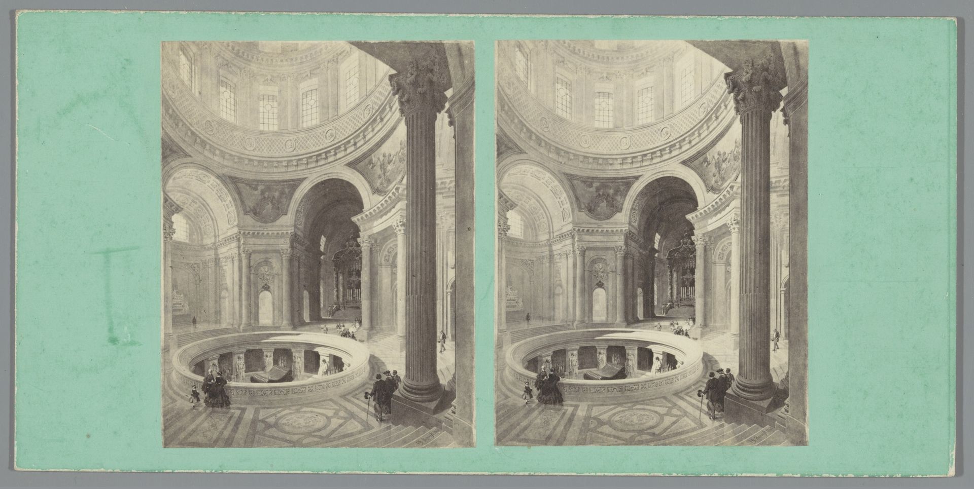 Fotoreproductie van een prent van het praalgraf van Napoleon Bonaparte in de Dôme des Invalides in Parijs by Anonymous