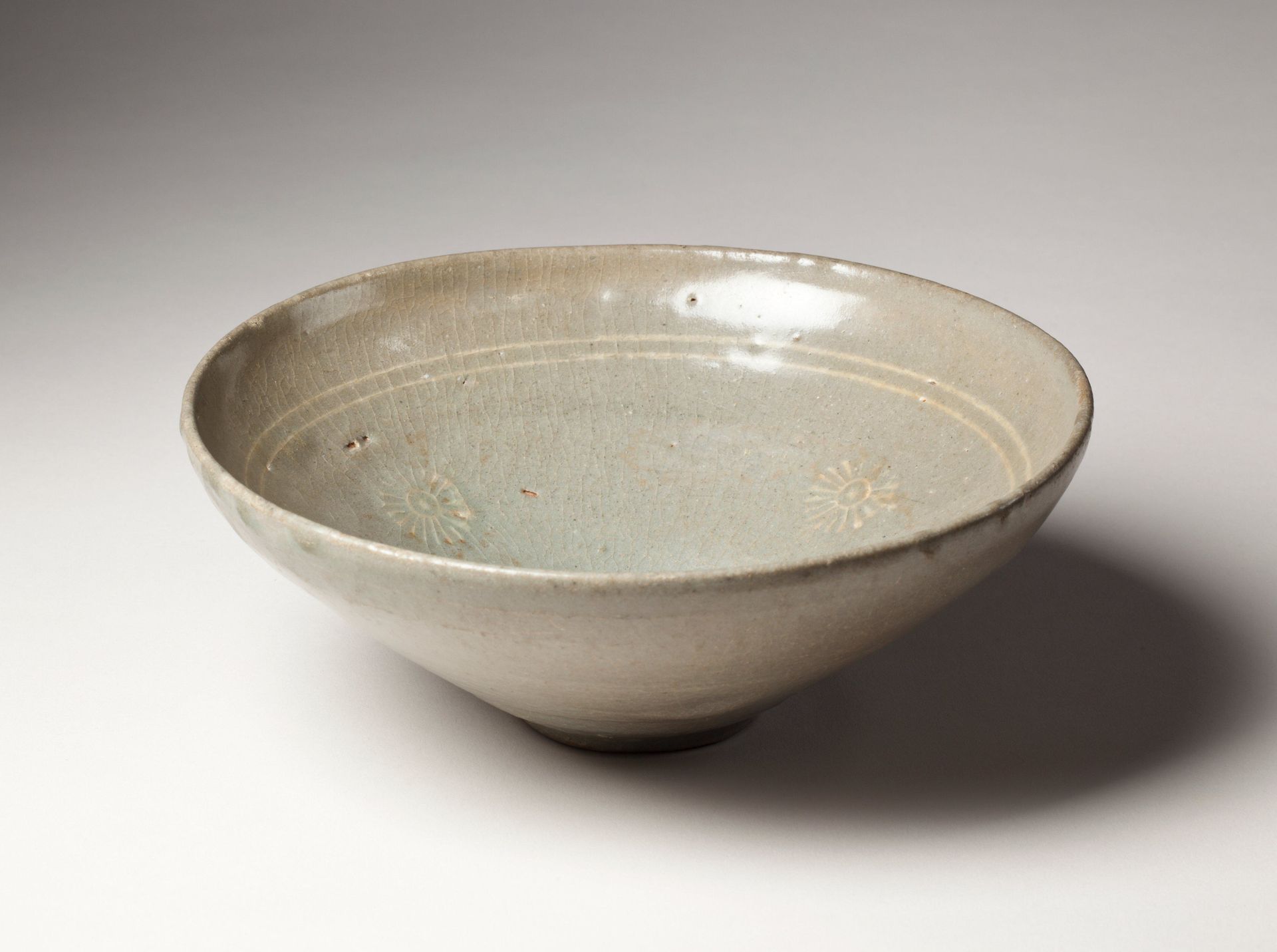 Bowl with chrysanthemum design by Anonymous