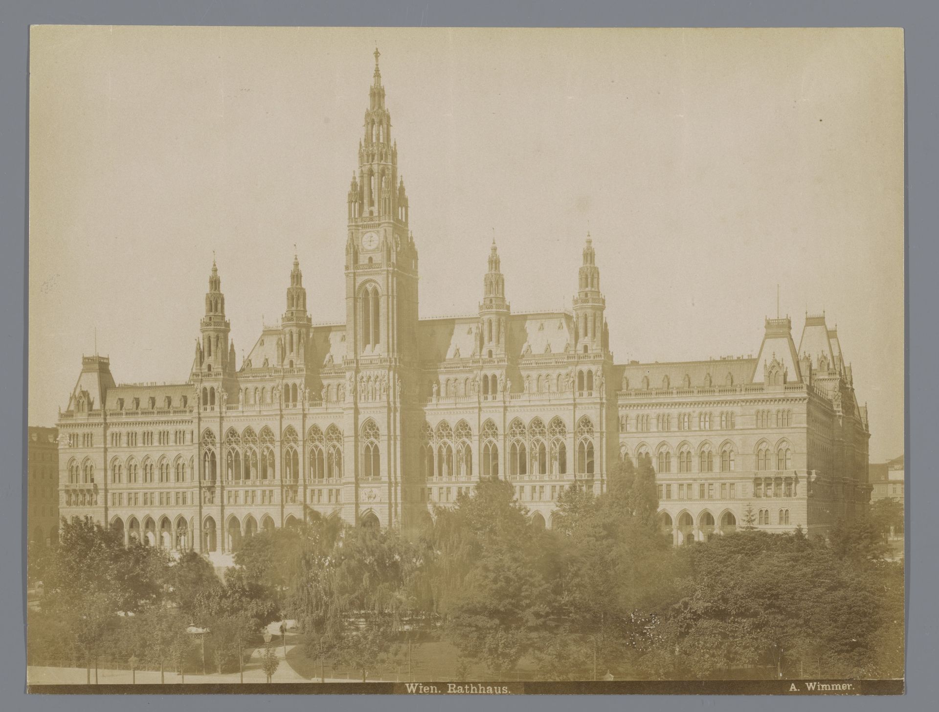 Gezicht op het Stadhuis van Wenen, Oostenrijk by A. Wimmer