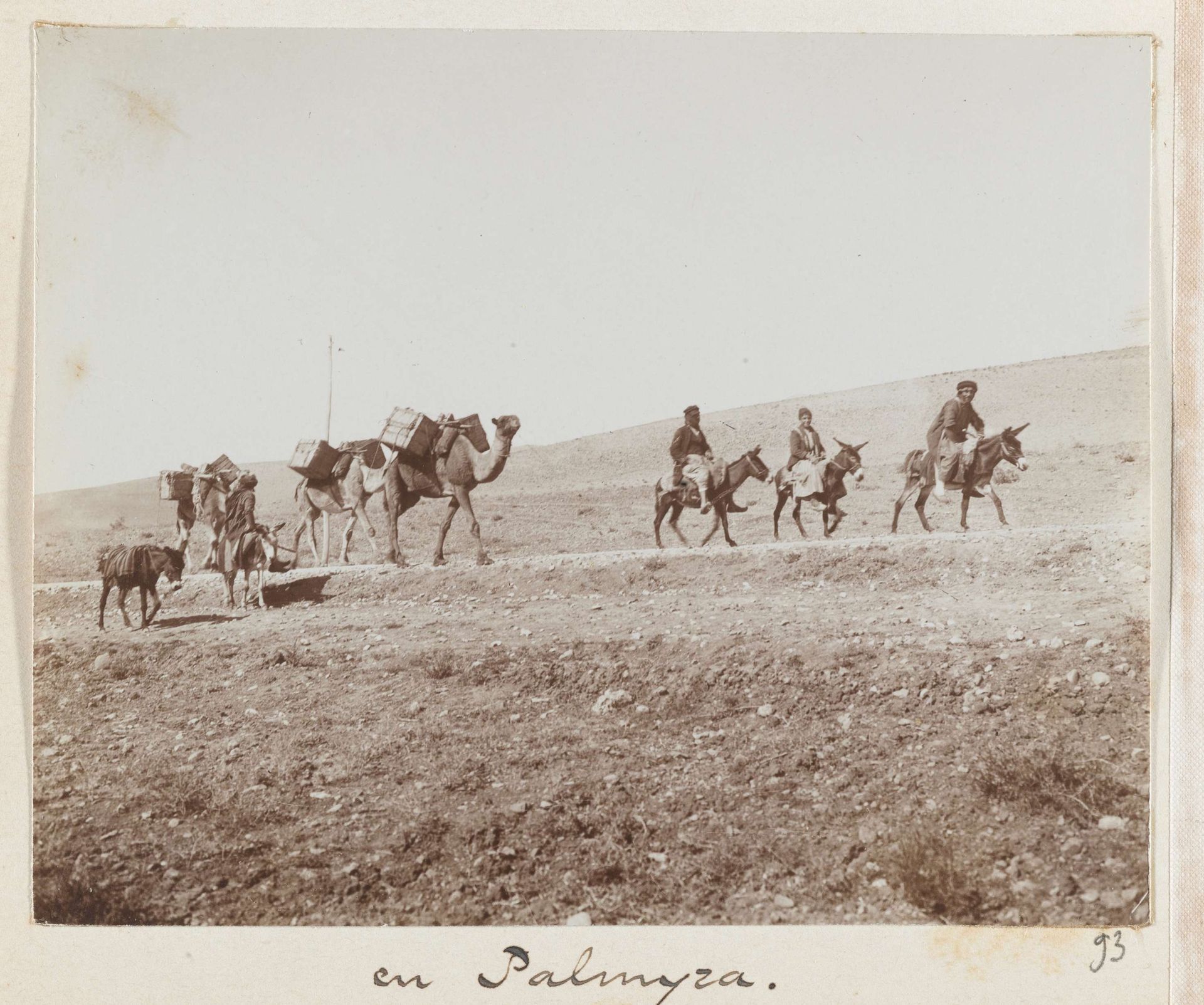 Karavanen in de Bekavallei onderweg naar Baalbek, Libanon en Palmyra, Syrië by Johannes Lodewijk Heldring