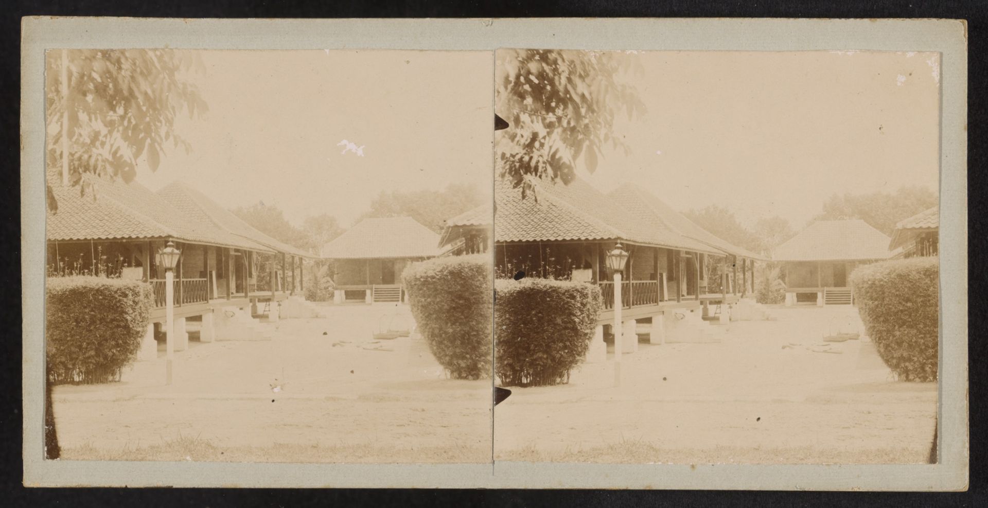 Ziekenhuis te Soengeiliat by Robert Julius Boers