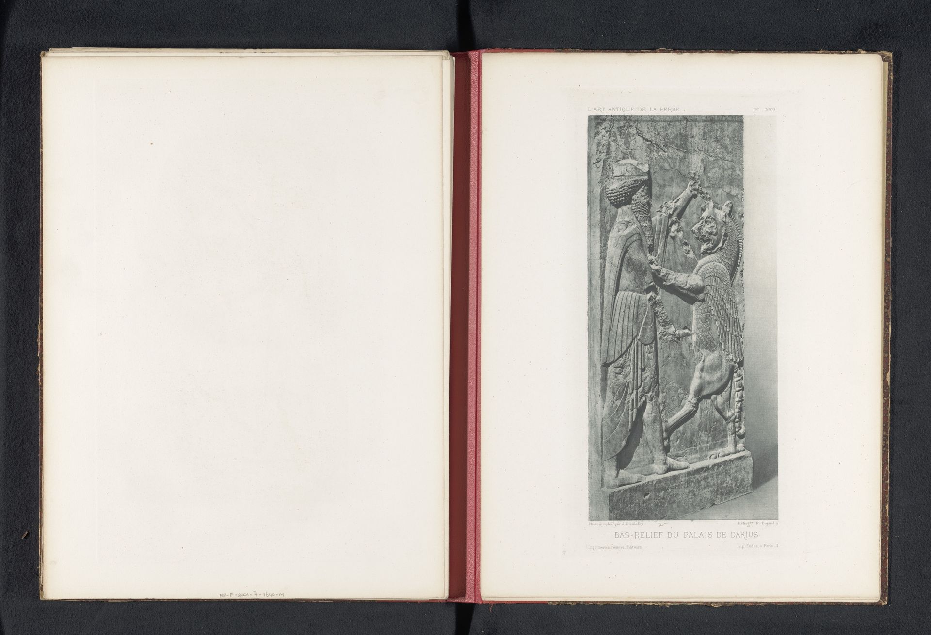 Reliëf van een koning en een mythologisch dier, afkomstig van het paleis van Darius I in Persepolis by Jane Dieulafoy