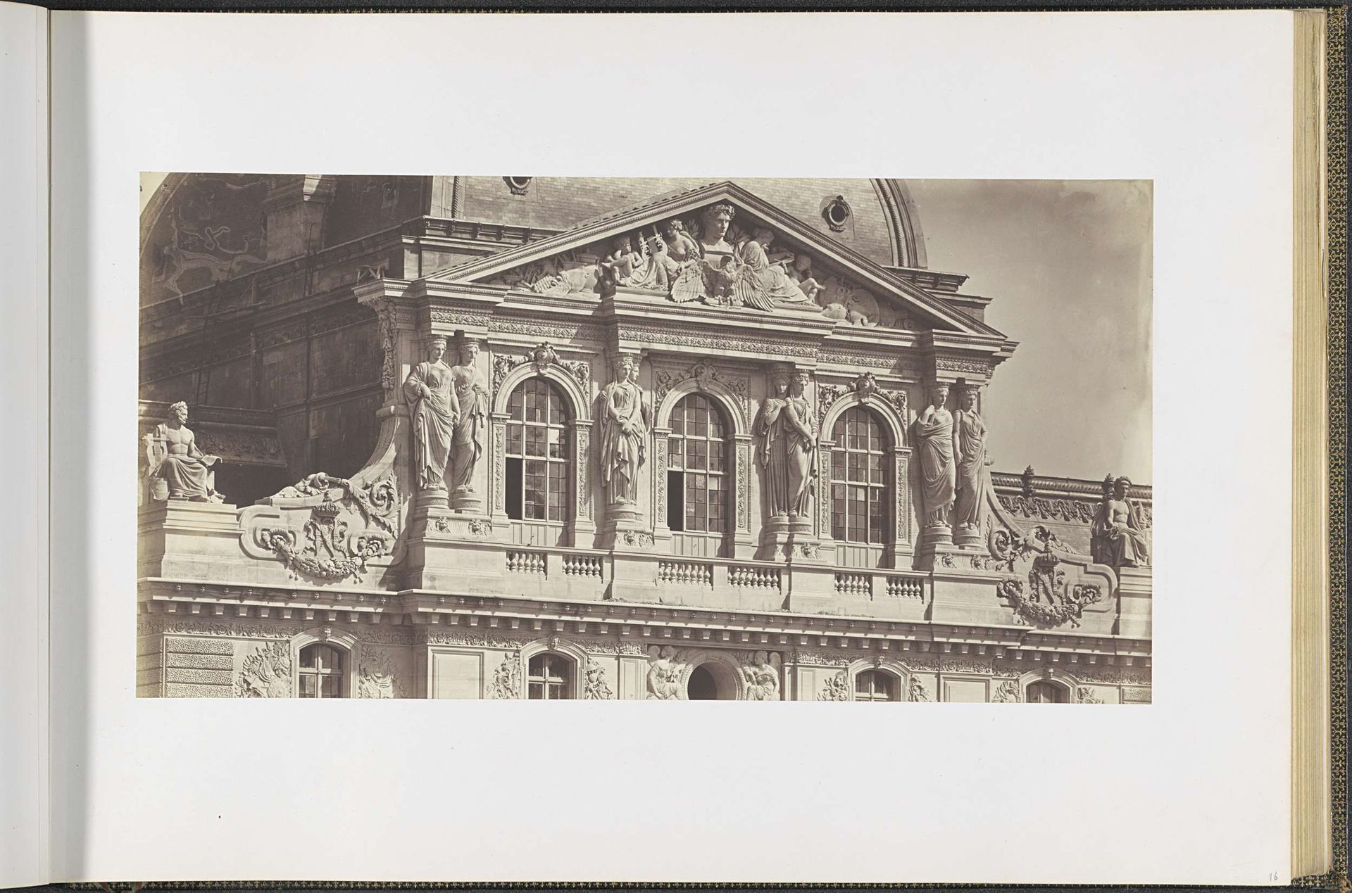 Derde verdieping van het Pavillon Sully in het Palais du Louvre by Edouard Baldus
