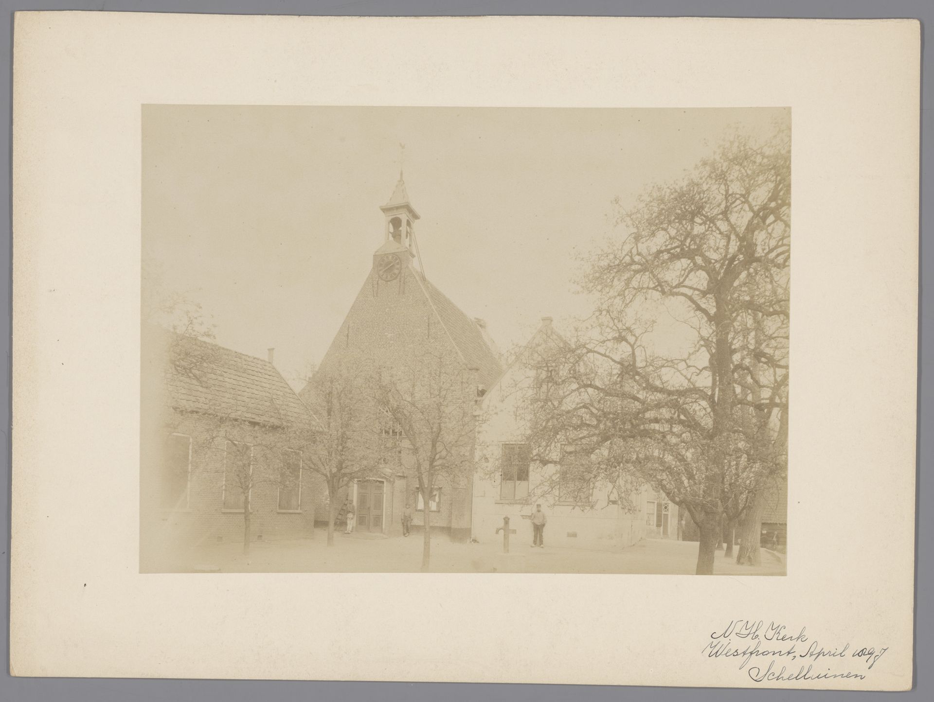Westzijde van de Hervormde Kerk te Schelluinen by anoniem (Monumentenzorg)