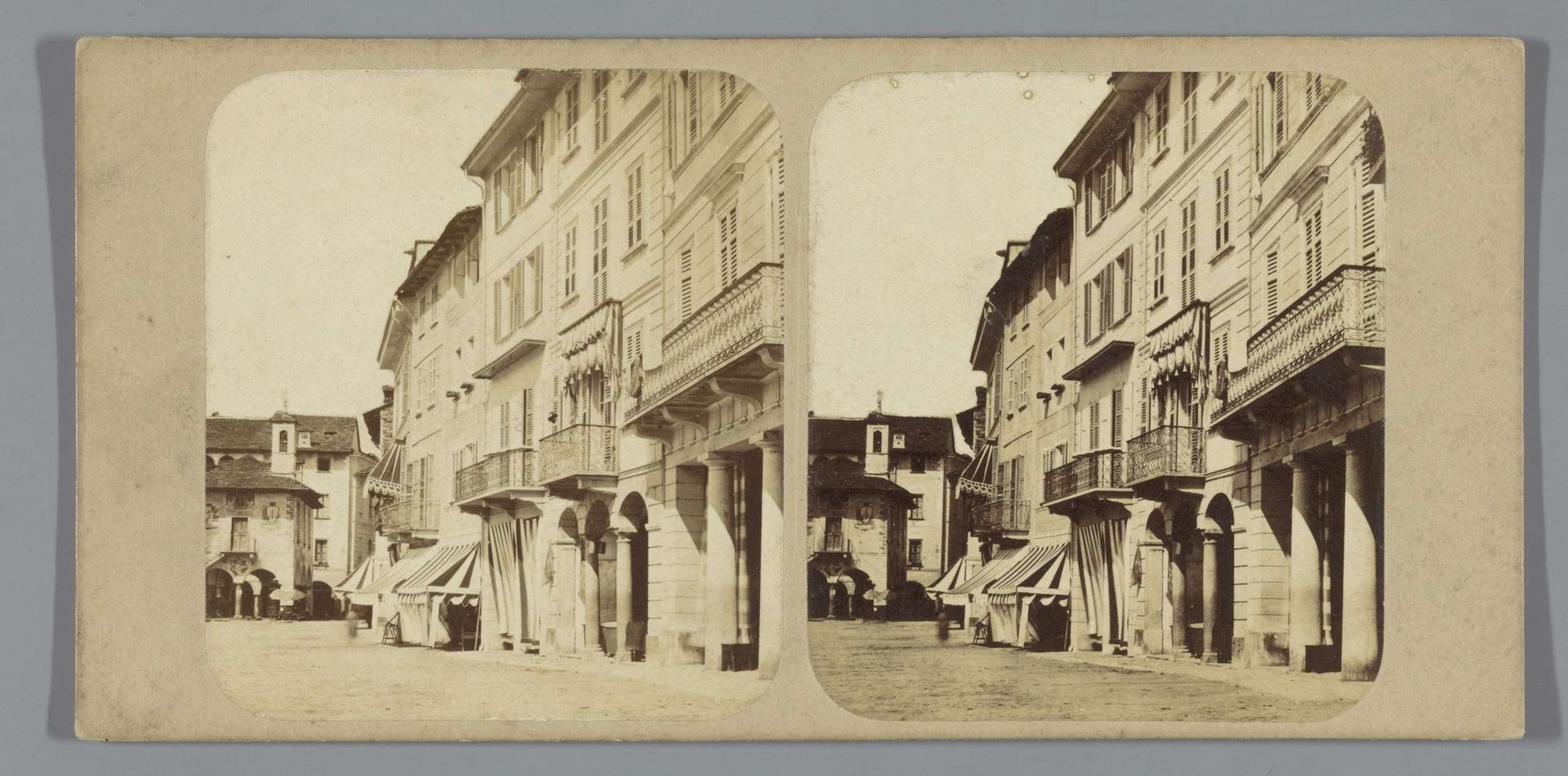 Straat in Orta San Giulio, Italië by Charles E. Goodman