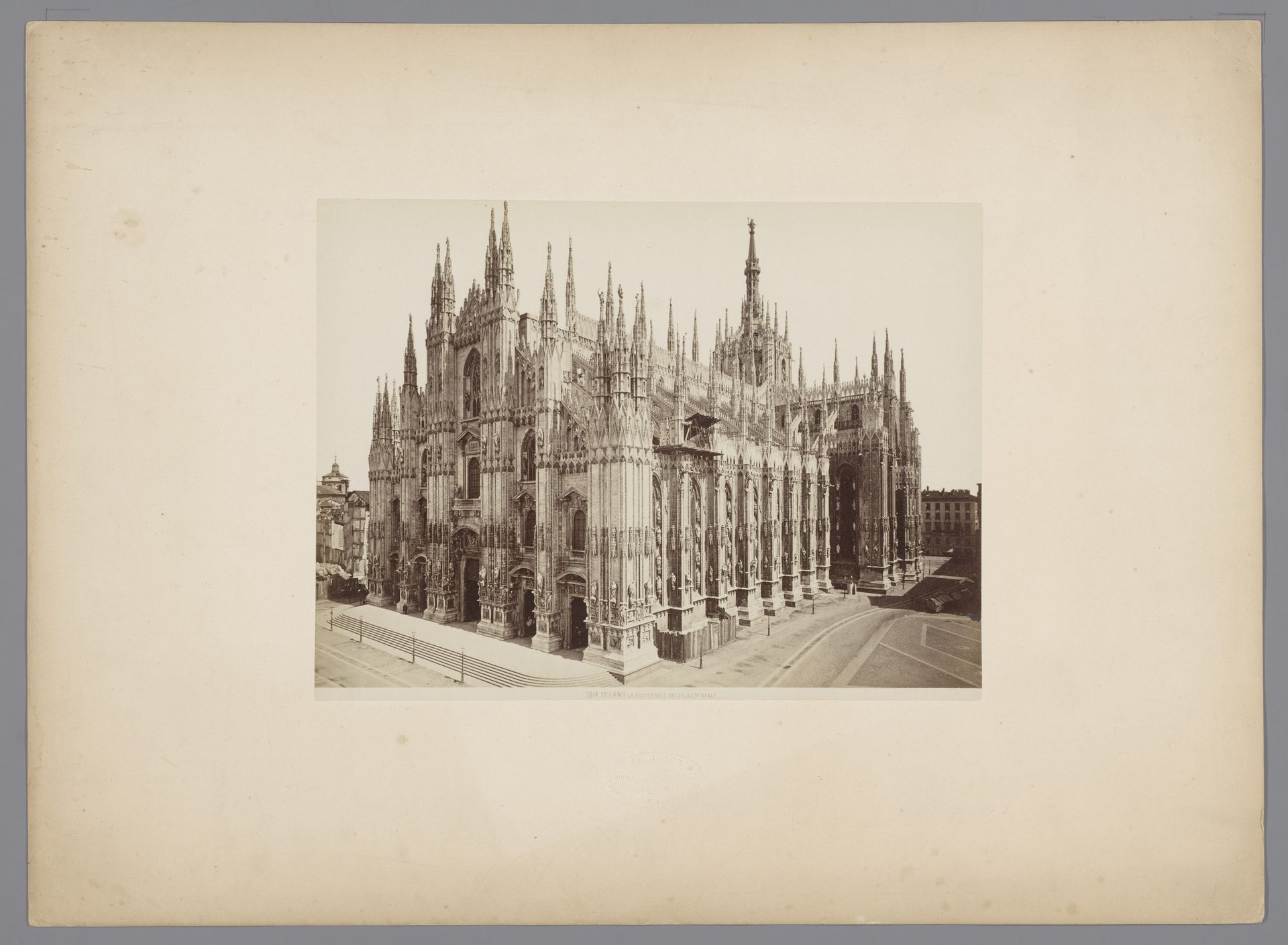 Exterieur van de kathedraal van Milaan, Italië by Giacomo Brogi