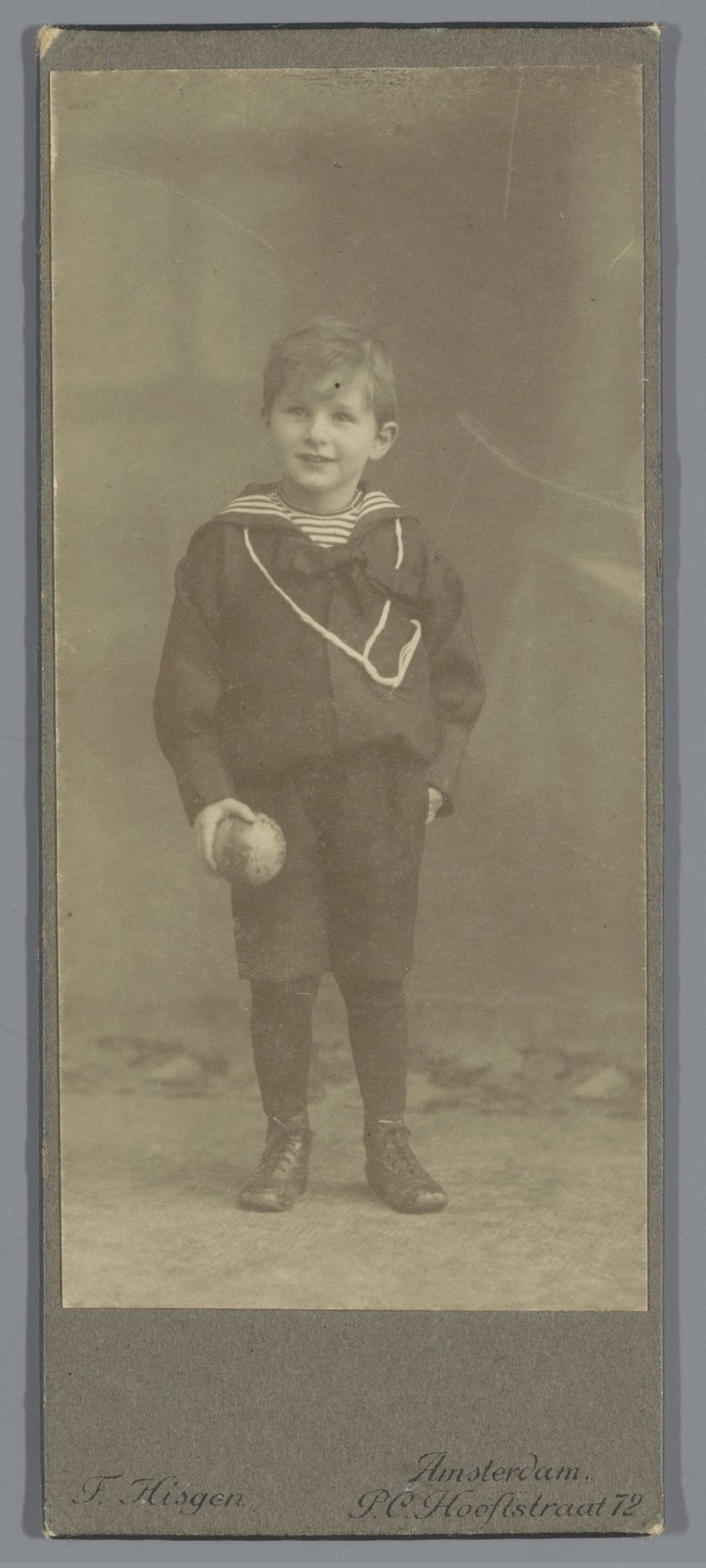 Portret van een onbekende jongen in matrozenpak by Friedrich Carel Hisgen