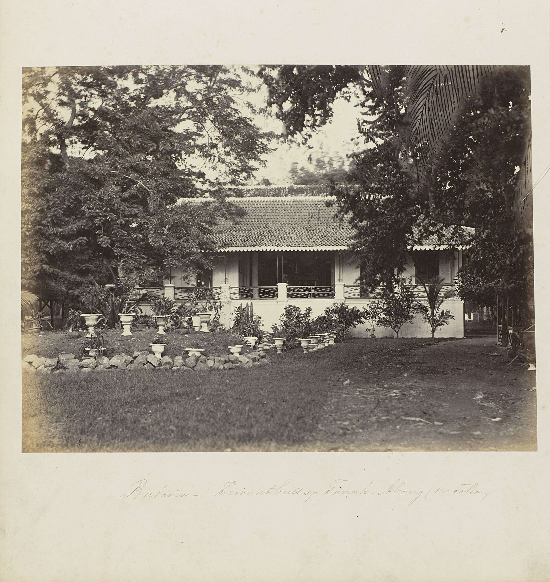Batavia - Privaathuis op Tanah-Abang (mr Tolson) by Woodbury & Page