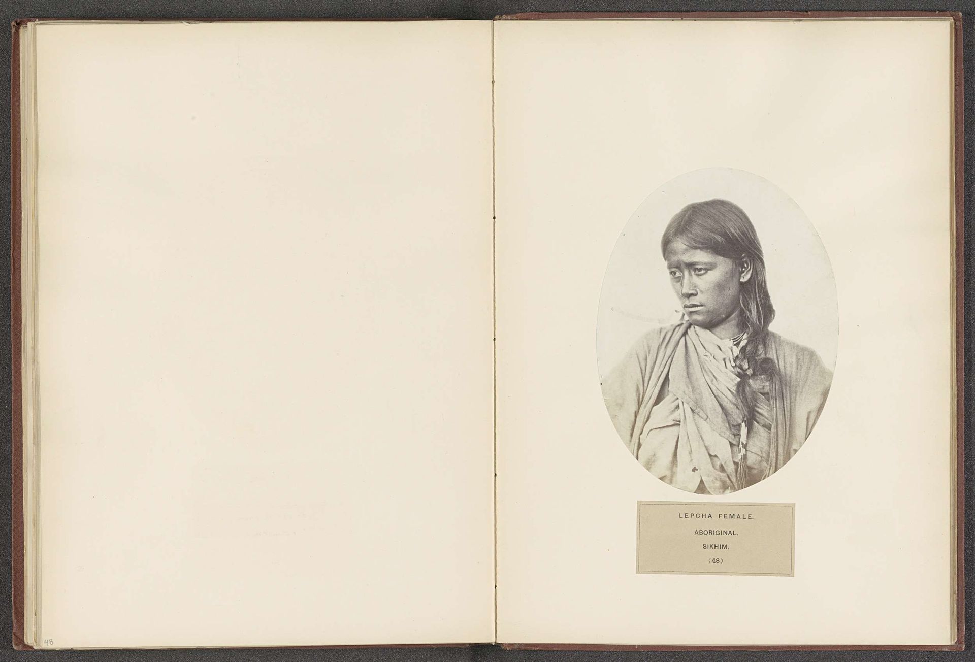Portret van een onbekende Lepcha vrouw uit Sikkim by Benjamin Simpson