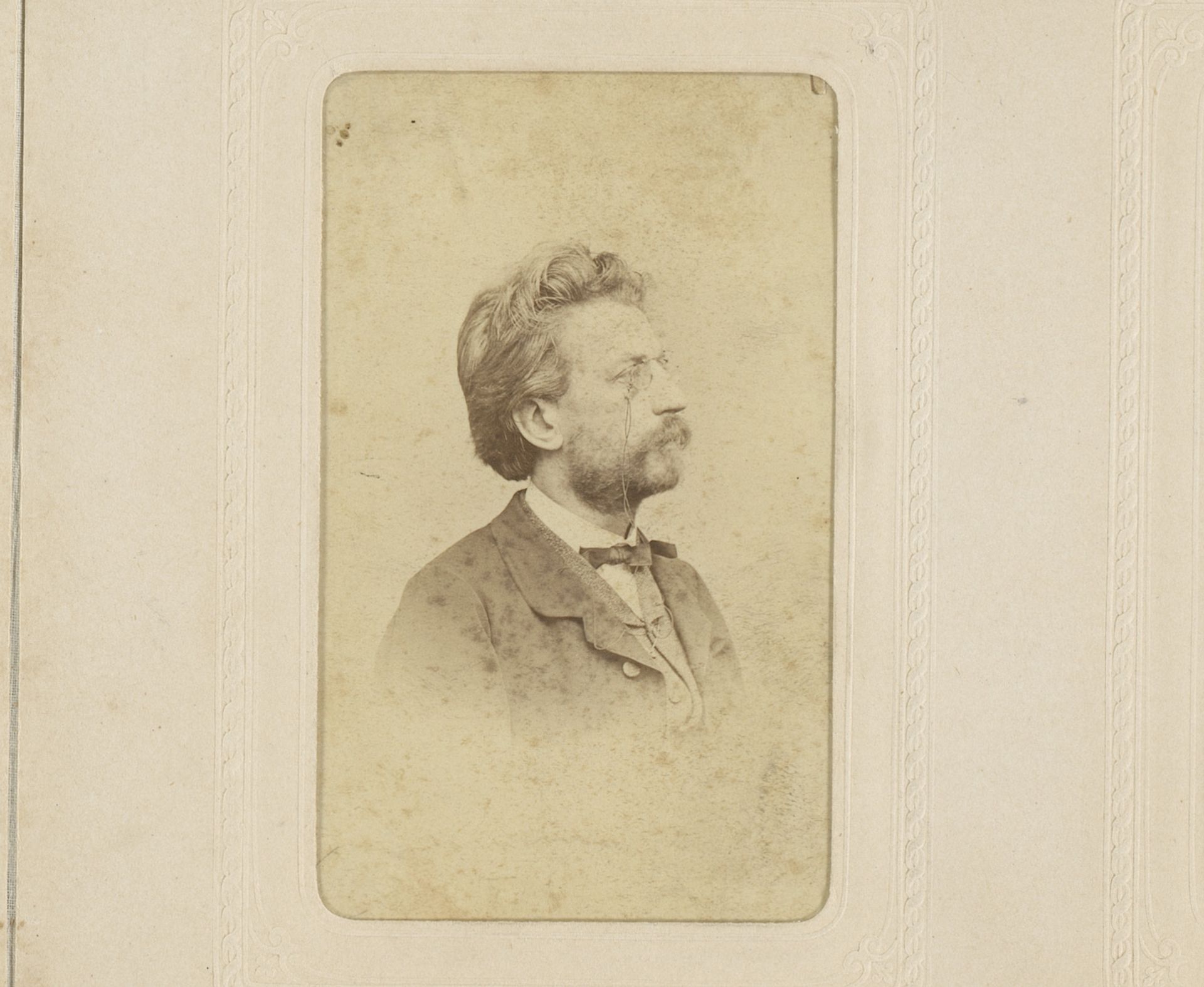 Portret van een man met bril, aangeduid als Dr. Zeithamer by František Fridrich
