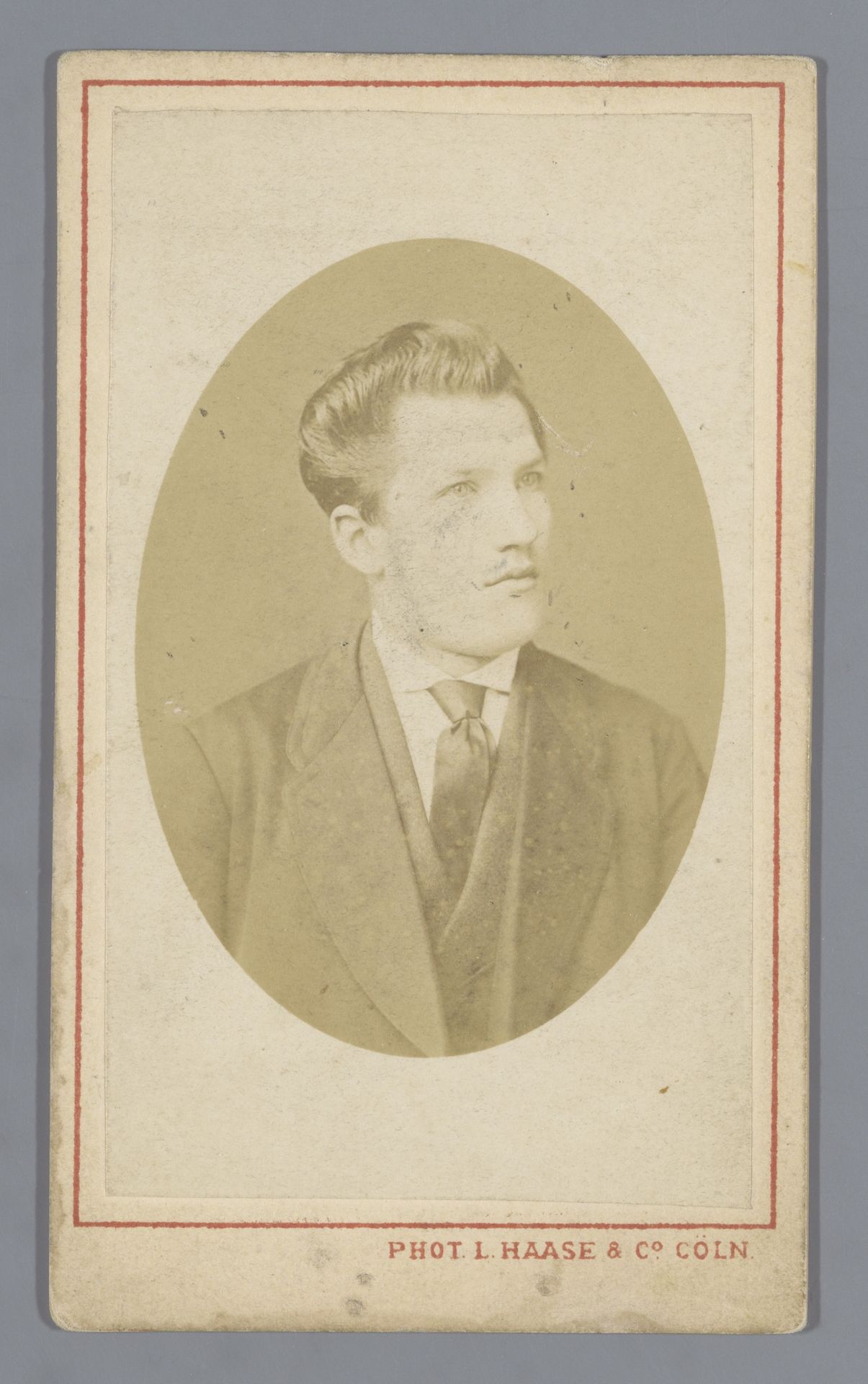 Portret van een onbekende man by Leopold Haase & Co.