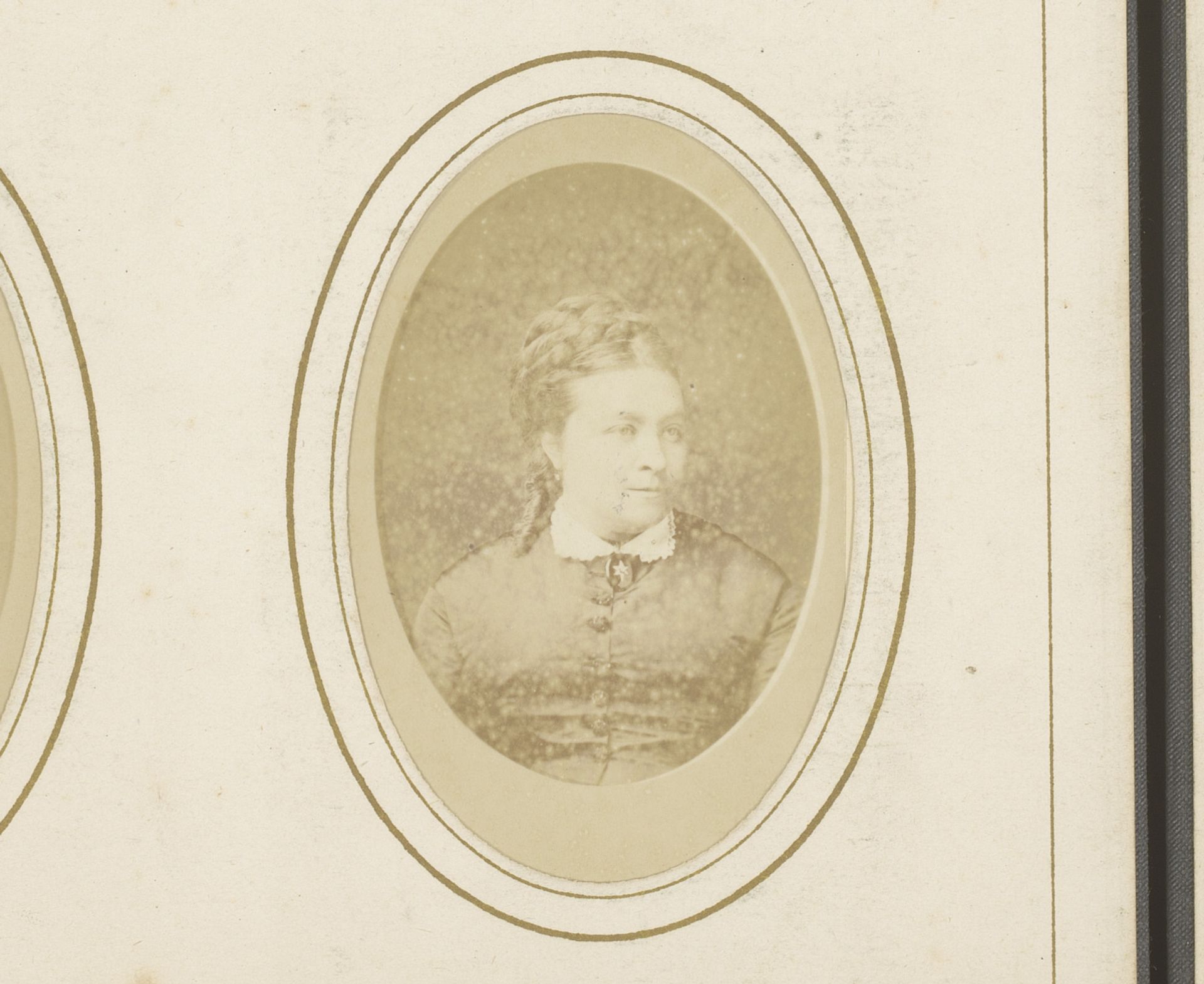 Portret van een vrouw by Eugene Guérin