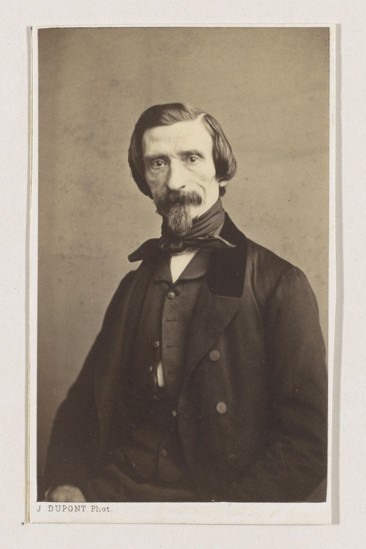 Portret van de schilder Pierre Kremer, halffiguur by Joseph Dupont