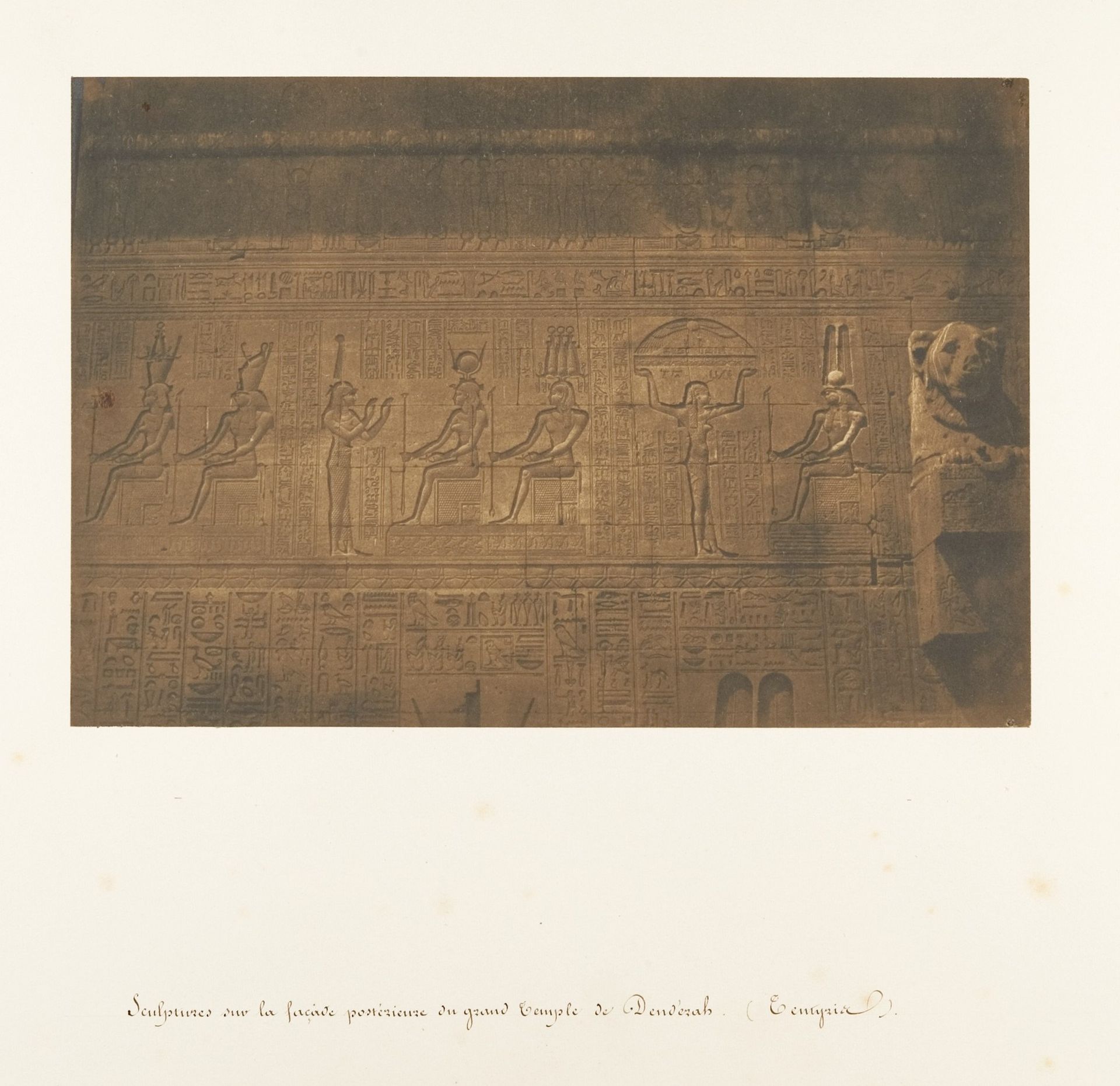 Sculptures sur la façade postérieure du grande Temple de Dendérah (Tentyris) by Maxime Du Camp