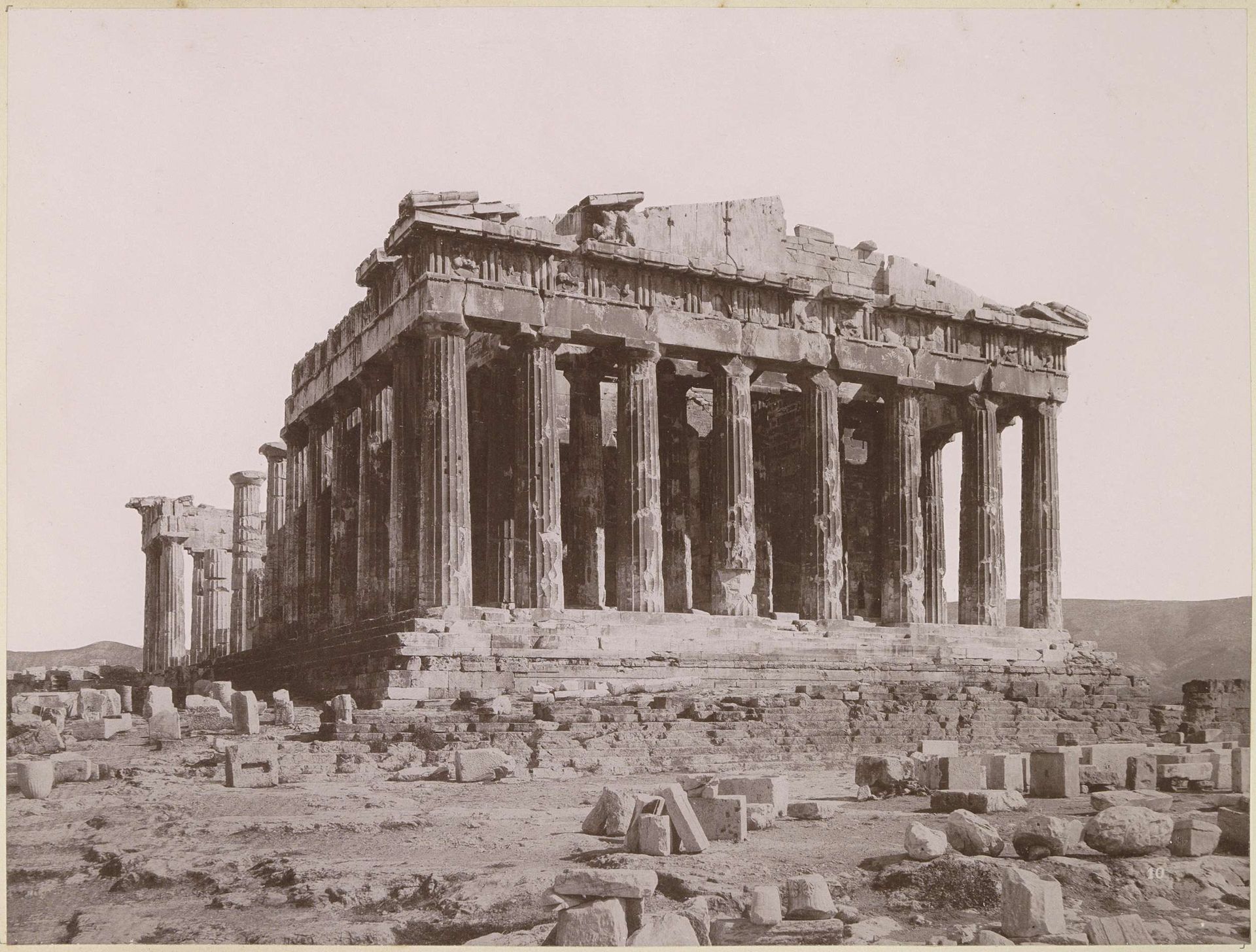 Parthenon op de Akropolis in Athene (westzijde) by Rhomaides Frères