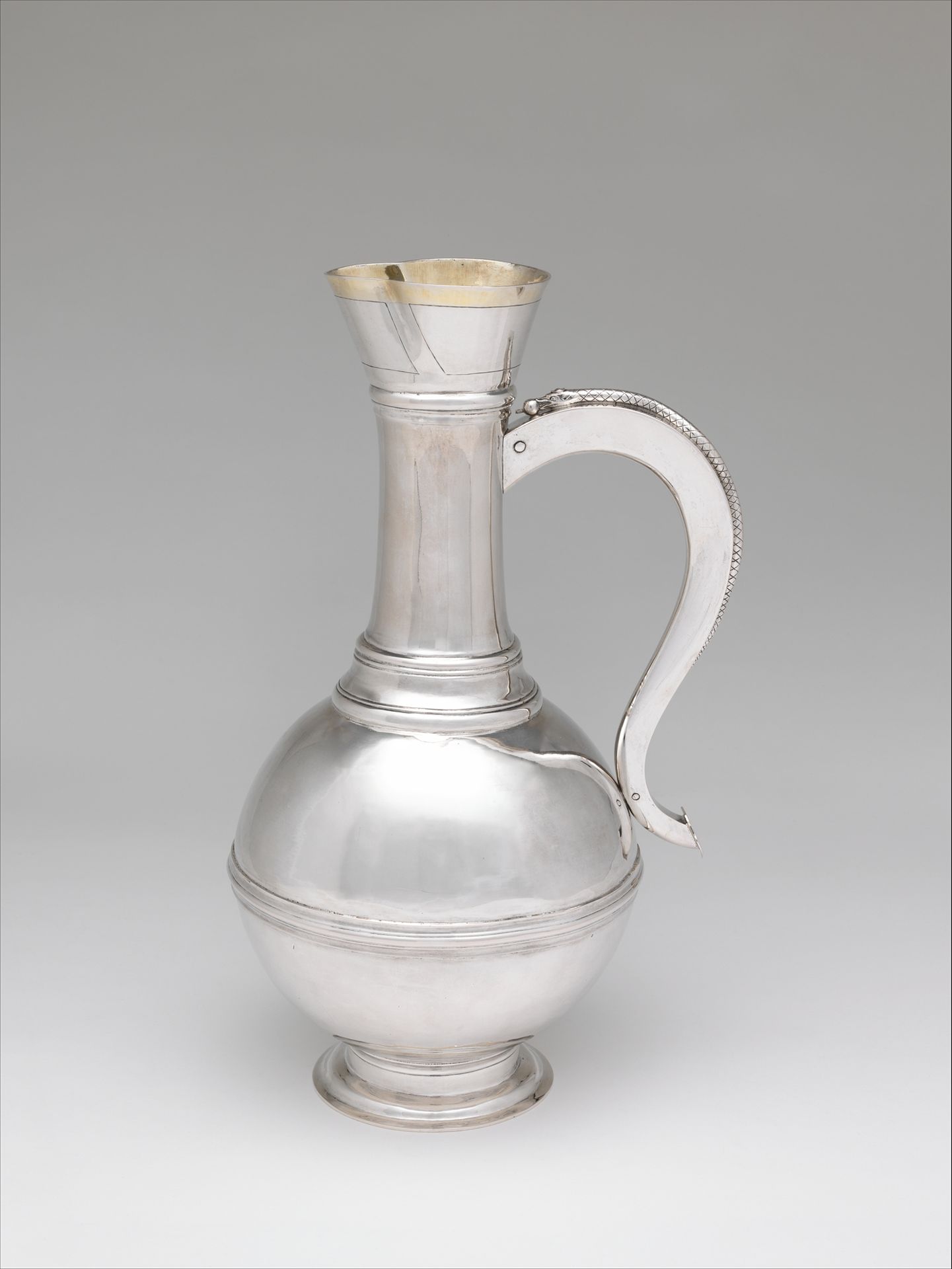 Wine decanter by Simon Petrus Conrad