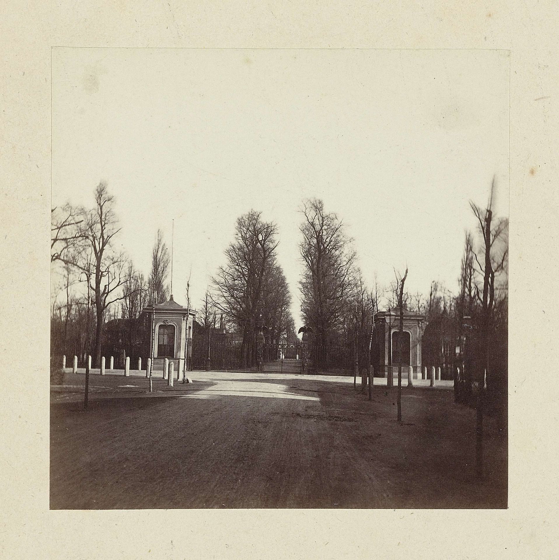 Ingang van Artis in Amsterdam by Anonymous