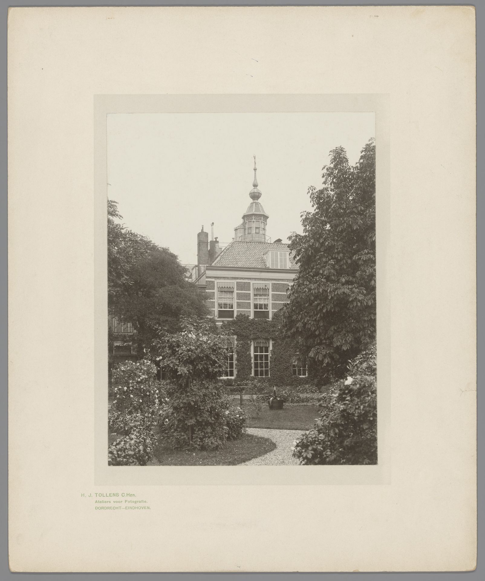 Gezicht op het Gemeenlandshuis te Delft by H.J. Tollens