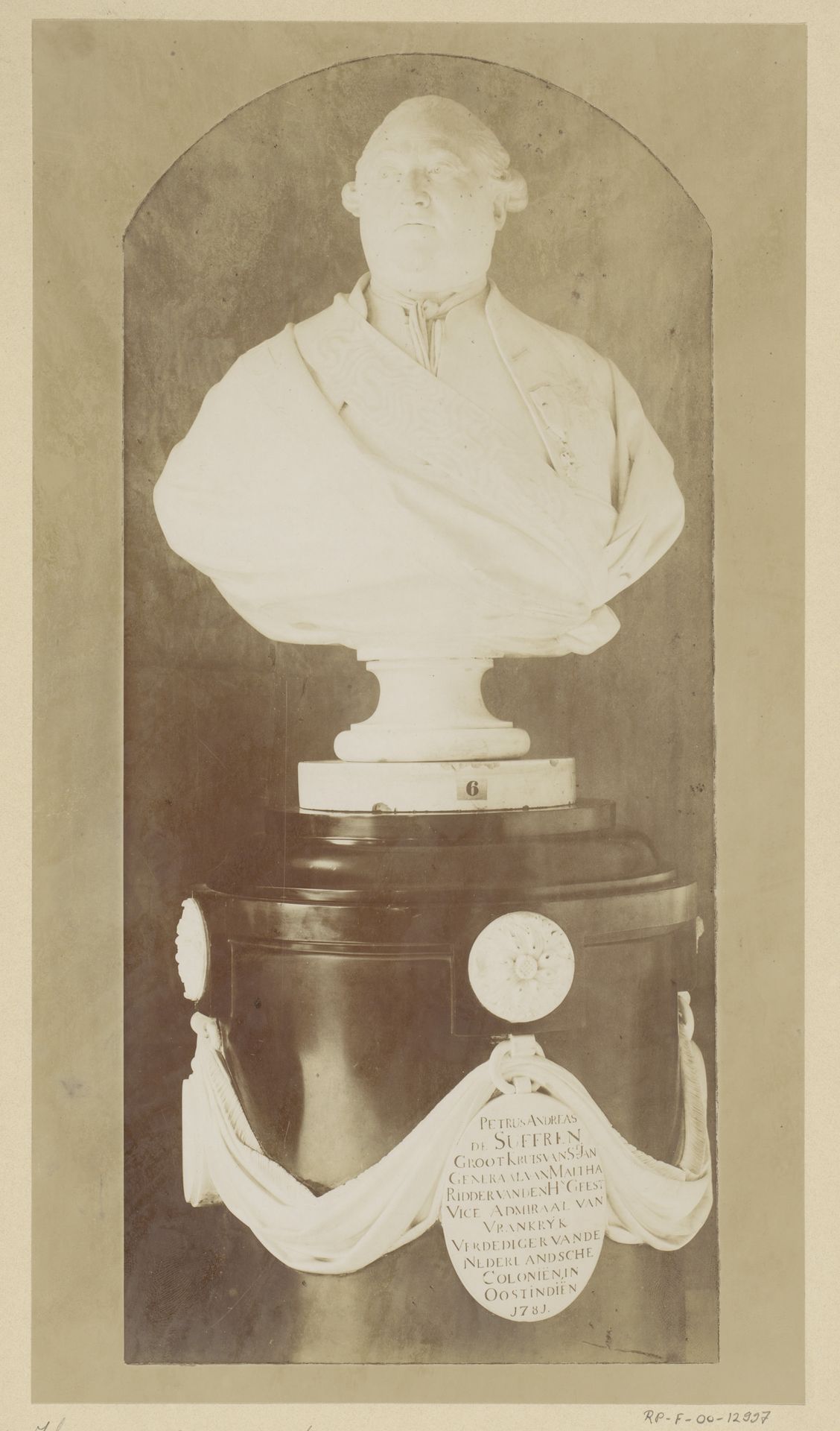 Borstbeeld van Pierre André de Suffren de Saint-Tropez by Anonymous