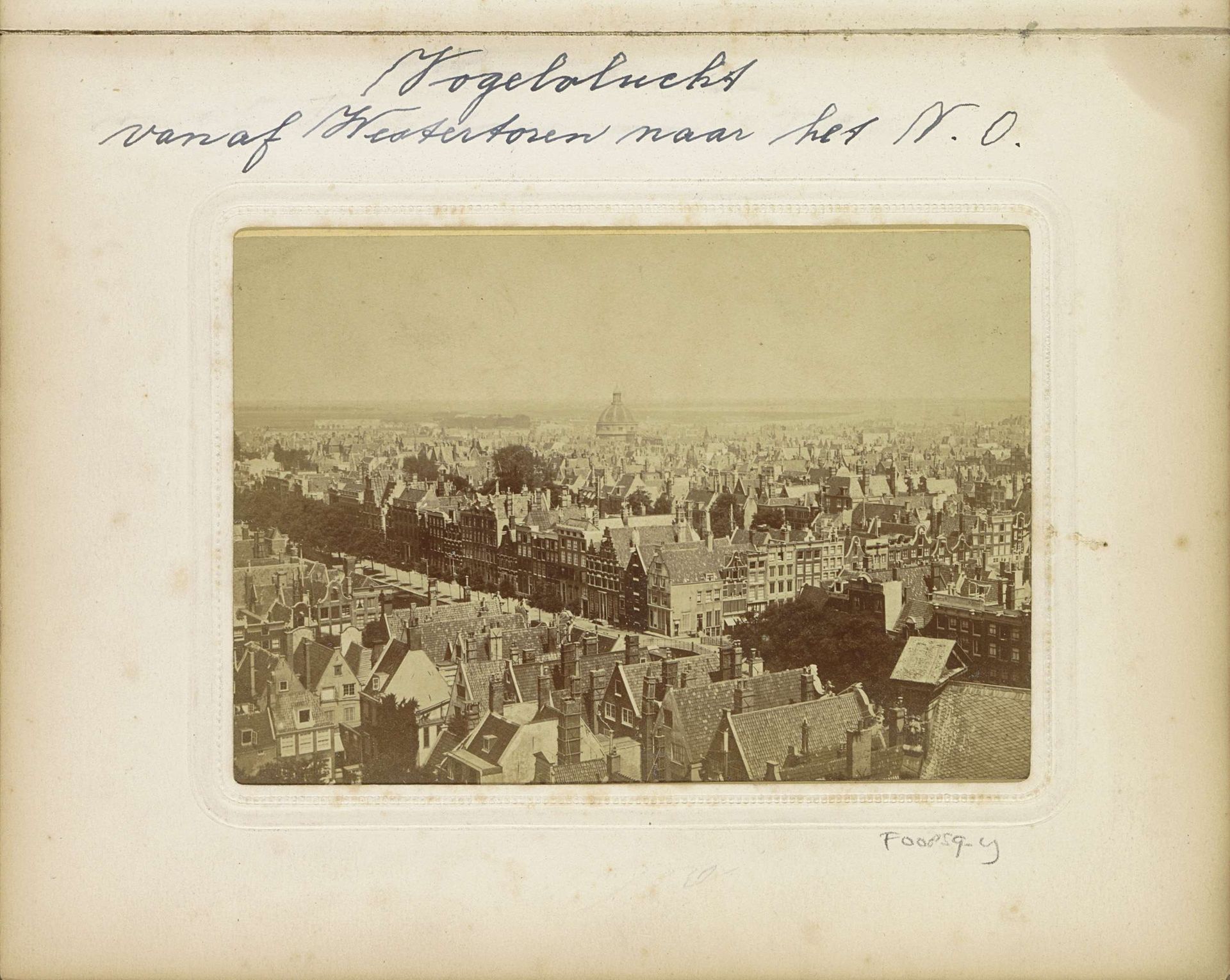 Panorama van Amsterdam, gezien vanaf de Westertoren in noordoostelijke richting by Pieter Oosterhuis