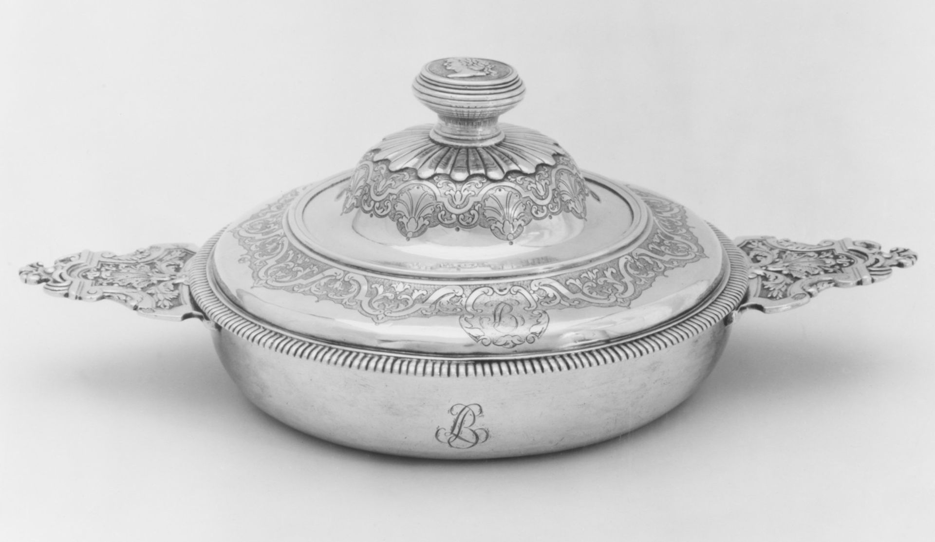 Broth bowl with cover (écuelle) by Gabriel Tillet