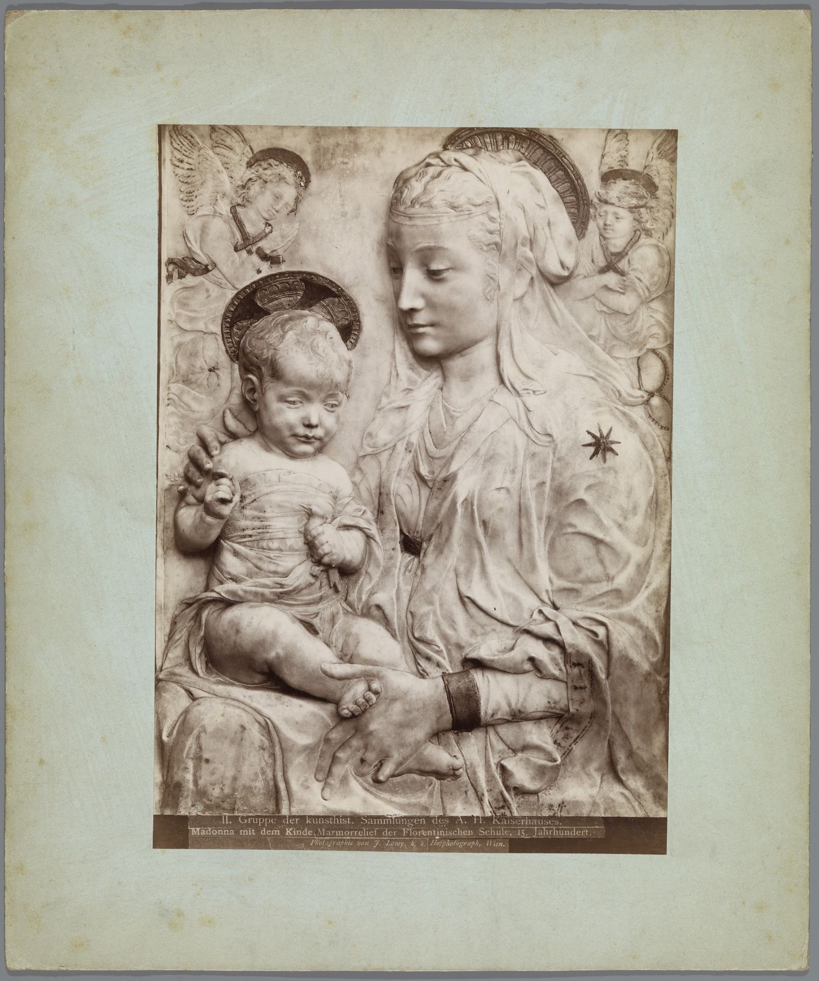 Reliëf van Maria met Kind by Josef Löwy